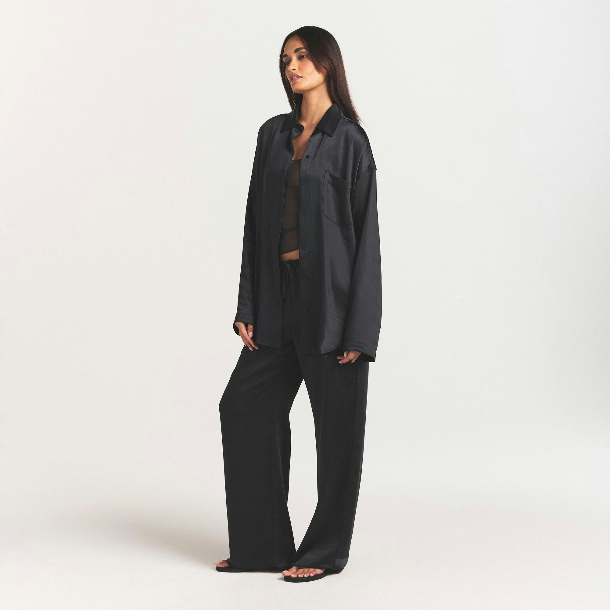 LIGHTWEIGHT SATIN OVERSIZED SHIRT | OBSIDIAN ON A MODEL FRONT VIEW @ | FOCUS: 0.0, 1.0, 0.9