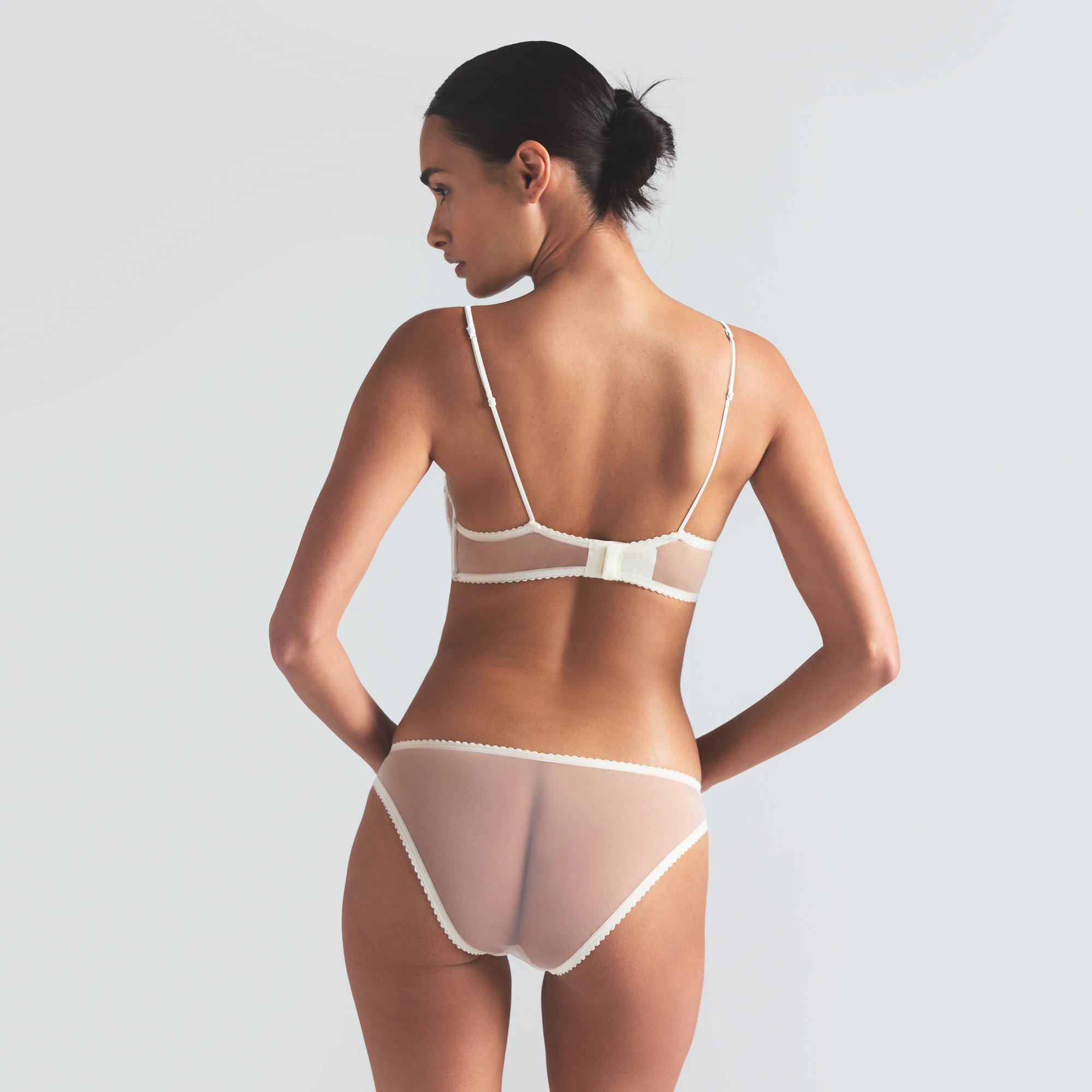 EMBROIDERED TULLE UNLINED DEMI BRA | MARBLE ON A MODEL SIDE  ON A MODEL FRONT VIEW | FOCUS: 0.0, 1.0, 0.9