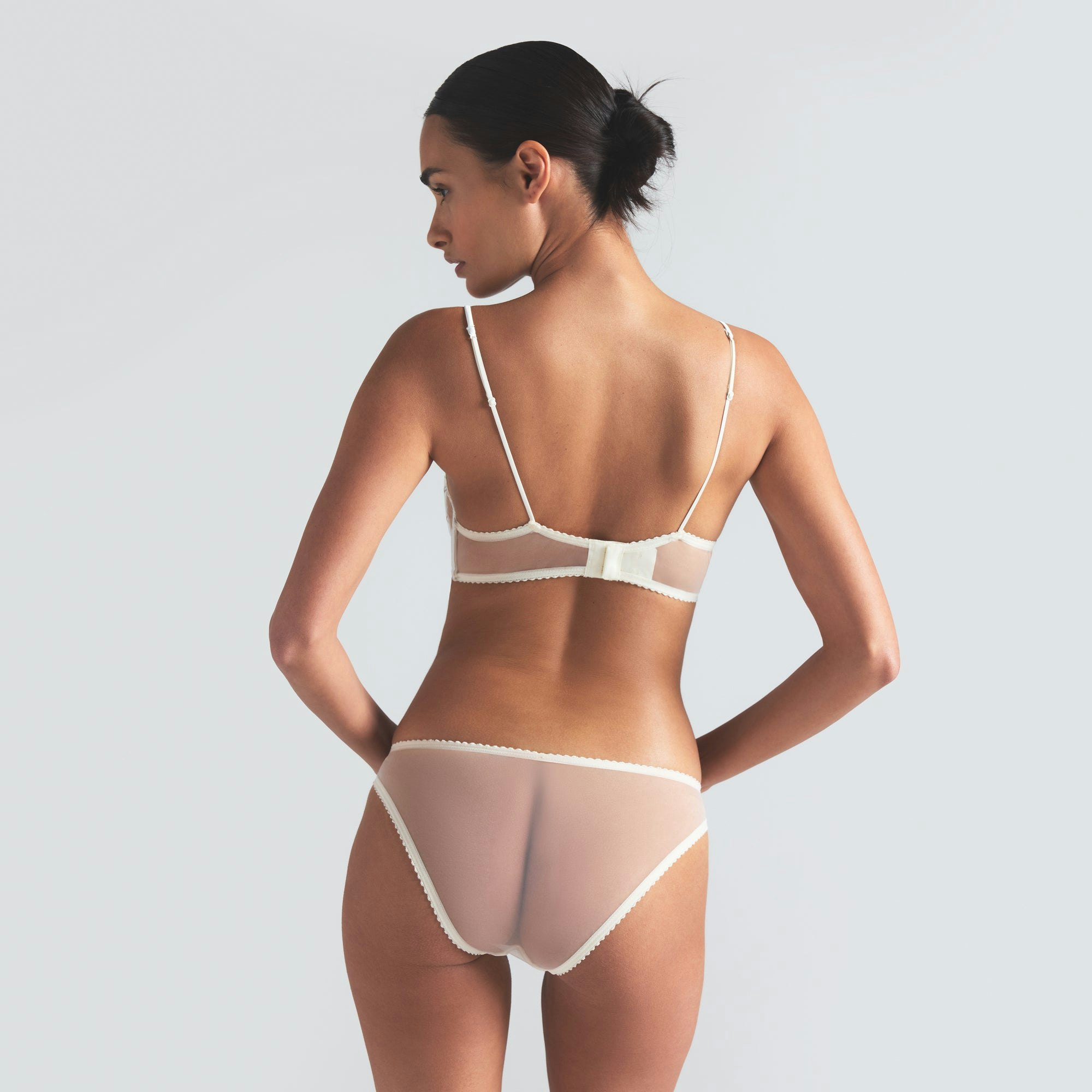 EMBROIDERED TULLE UNLINED DEMI BRA | MARBLE ON A MODEL SIDE ON A MODEL FRONT VIEW | FOCUS: 0.0, 1.0, 0.9