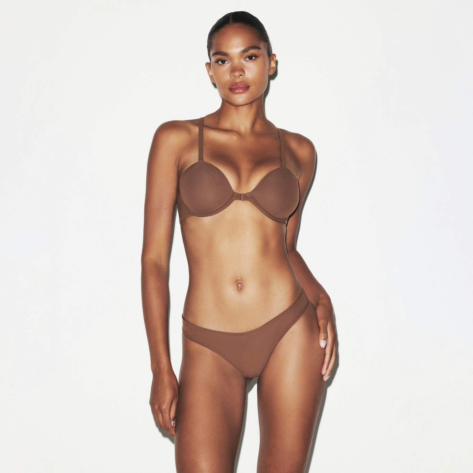 FITS EVERYBODY RACERBACK DEMI BRA | JASPER ON A MODEL SIDE VIEW @ | FOCUS: 0.0, 1.0, 0.9