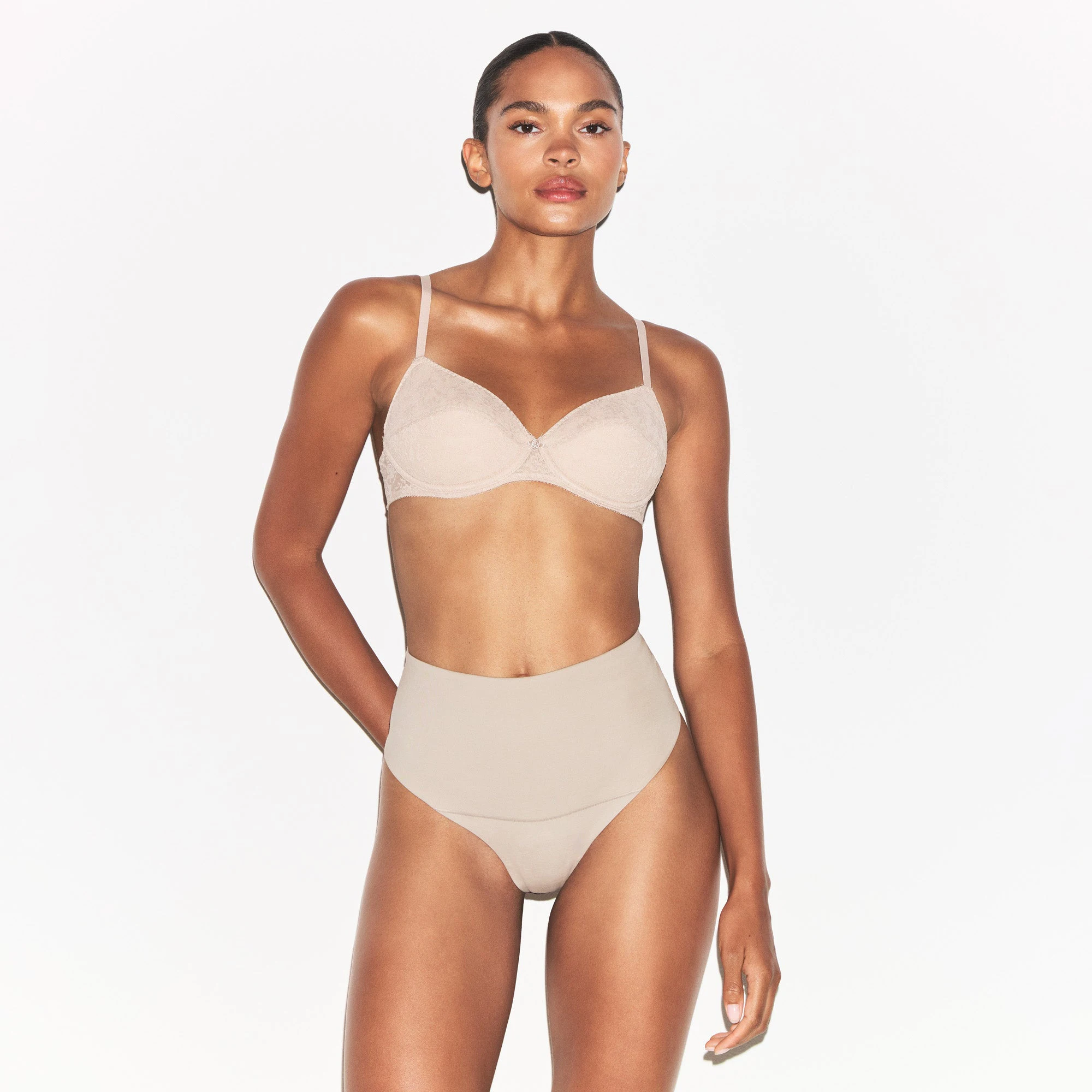 VINTAGE BRAS LACE BRA | MUSHROOM ON A MODEL FRONT VIEW | FOCUS: 0.0, 1.0, 0.9