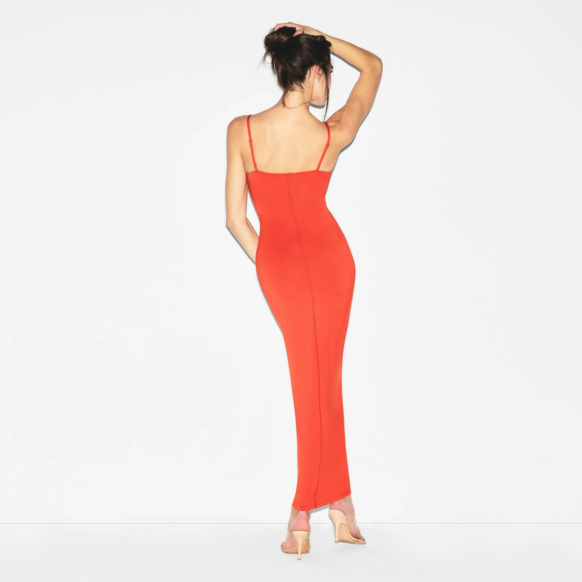 SMOOTH LAYERS SKIMPY SCOOP NECK LONG DRESS | TERRA ON A MODEL BACK VIEW | FOCUS: 0.0, 1.0, 0.9