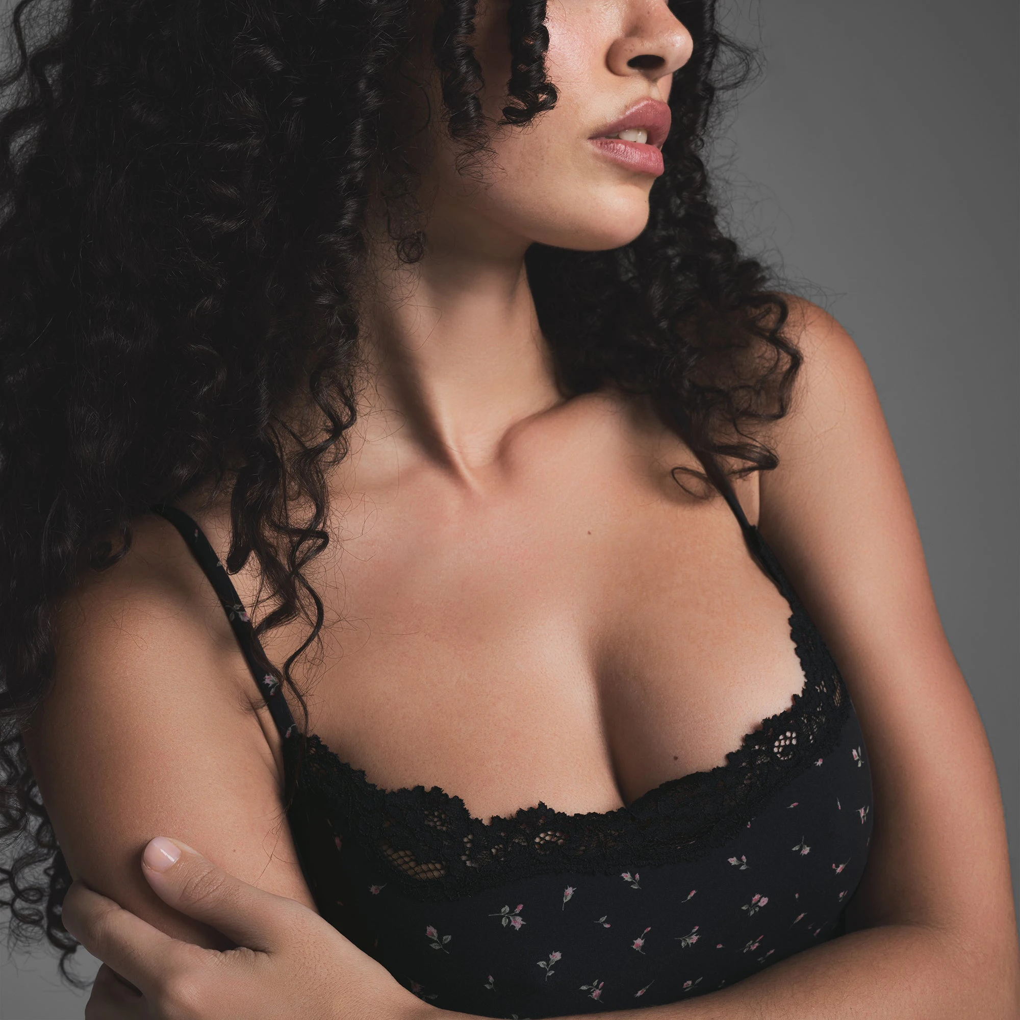 FITS EVERYBODY LACE LONG SLIP DRESS | ONYX ROSEBUD PRINT ON A MODEL SIDE VIEW