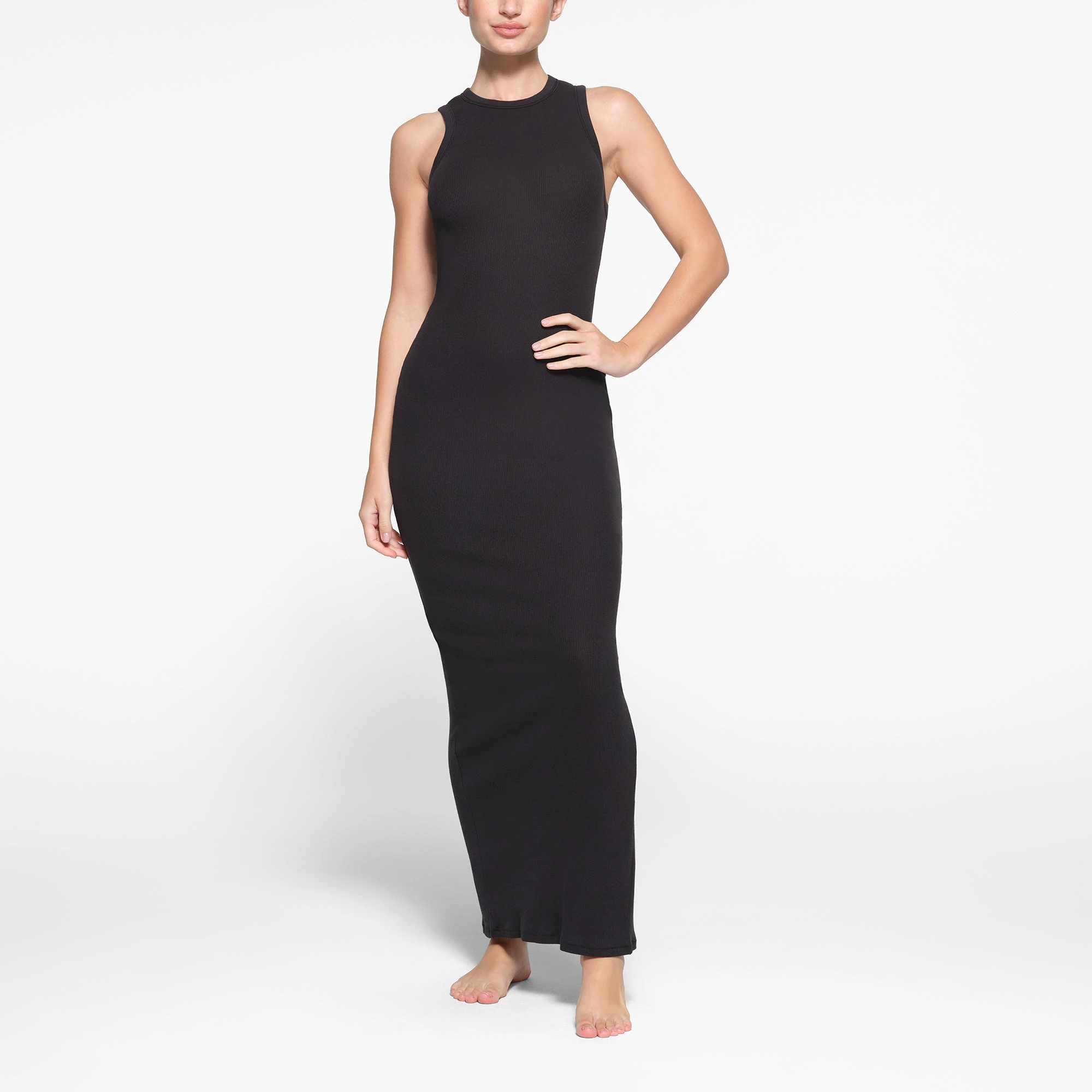 COTTON RIB SLEEVELESS LONG DRESS WORN BY A MODEL IN FRONT VIEW