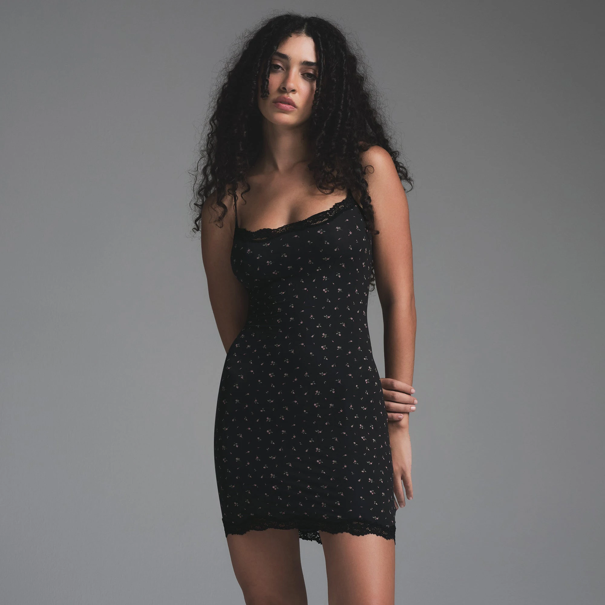 FITS EVERYBODY LACE SLIP DRESS | ONYX ROSEBUD PRINT ON A MODEL SIDE VIEW | FOCUS: 0.0, 1.0, 0.9 
