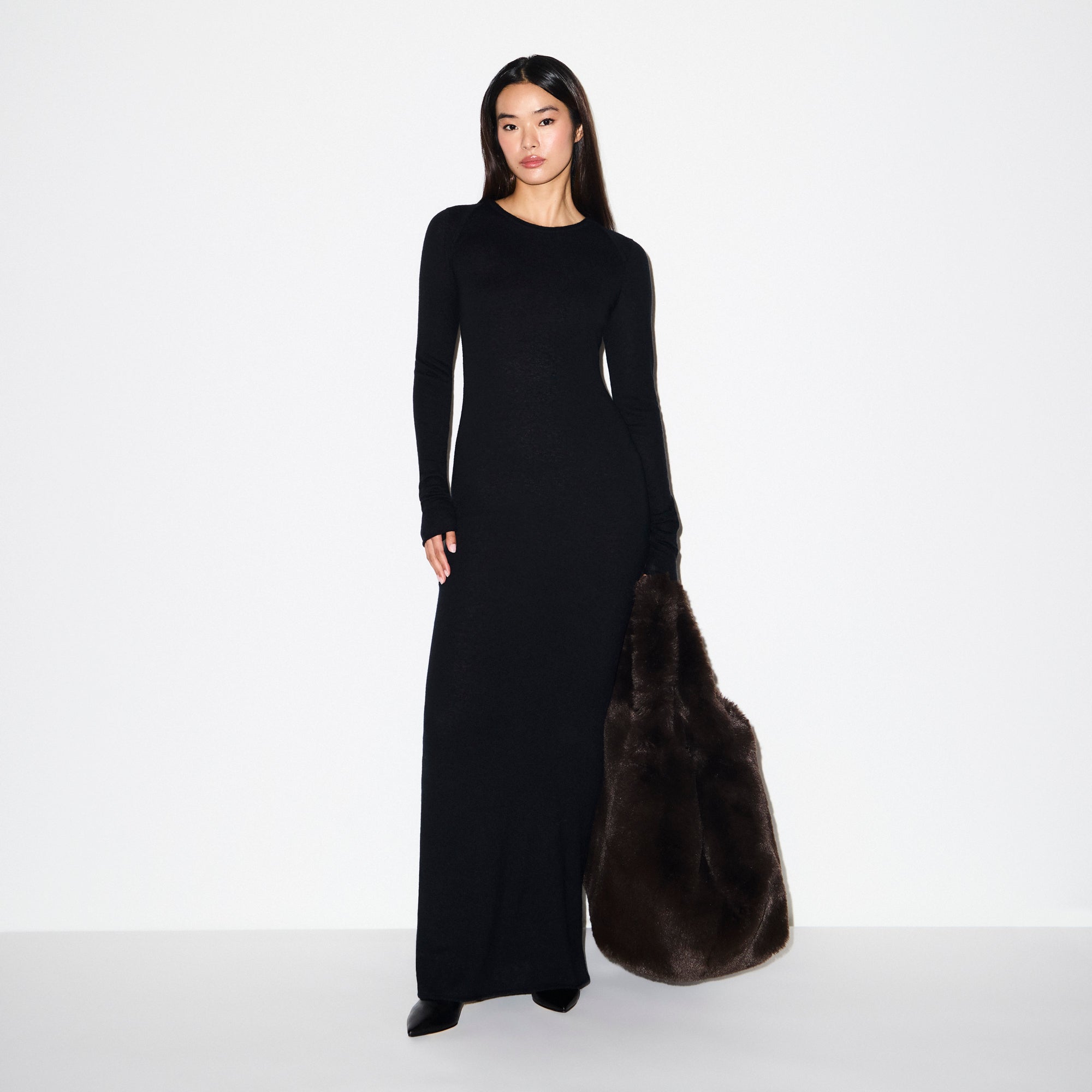 FEATHERWEIGHT CASHMERE LONG SLEEVE MAXI DRESS | ONYX ON A MODEL FRONT VIEW @ | FOCUS: 0.0, 1.0, 0.9