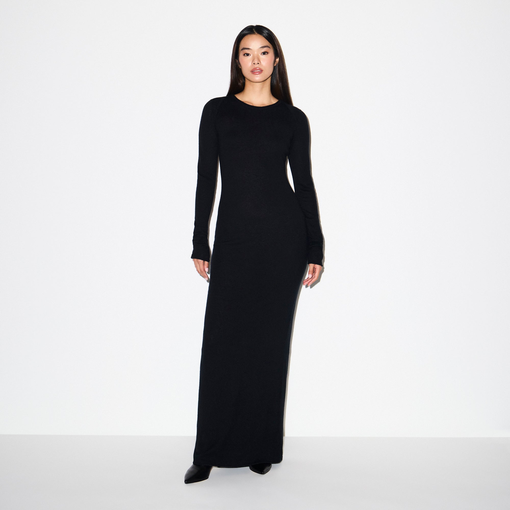 FEATHERWEIGHT CASHMERE LONG DRESS | ONYX | SKIMS