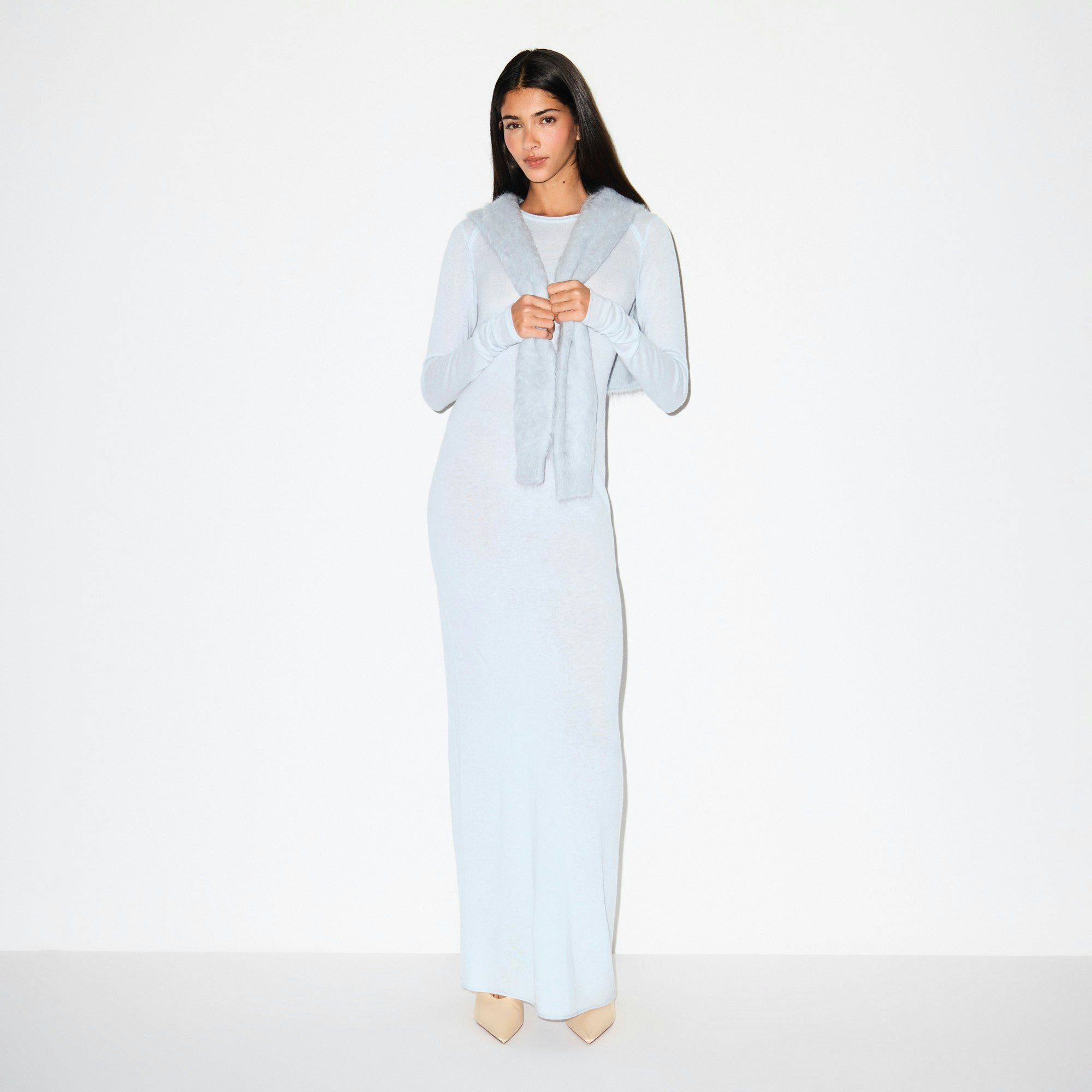 FEATHERWEIGHT CASHMERE LONG SLEEVE MAXI DRESS | PEARL ON A MODEL FRONT VIEW @ | FOCUS: 0.0, 1.0, 0.9