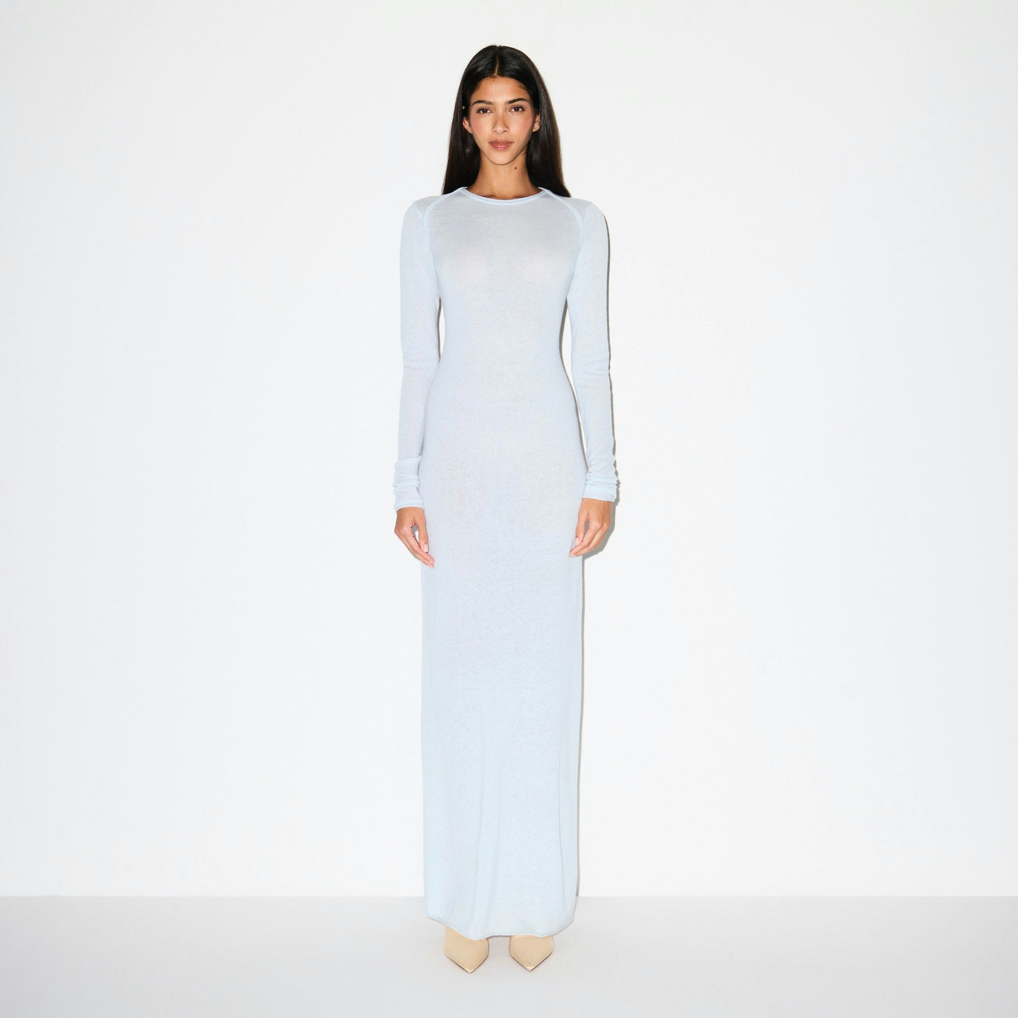FEATHERWEIGHT CASHMERE LONG SLEEVE MAXI DRESS | PEARL ON A MODEL FRONT VIEW @ | FOCUS: 0.0, 1.0, 0.9