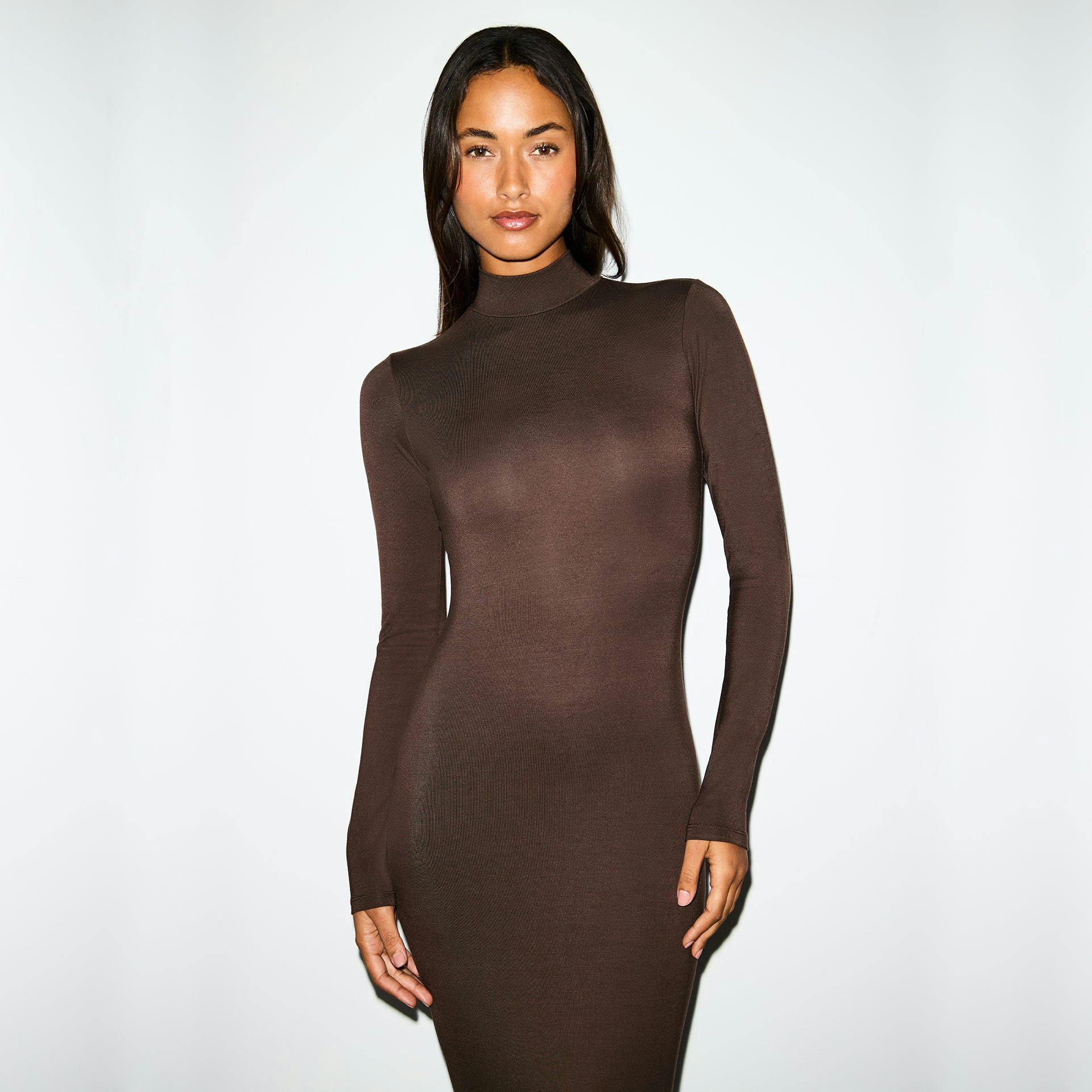 SMOOTH LAYERS TURTLENECK LONG DRESS | ESPRESSO ON A MODEL FRONT VIEW @ | FOCUS: 0.0, 1.0, 0.9