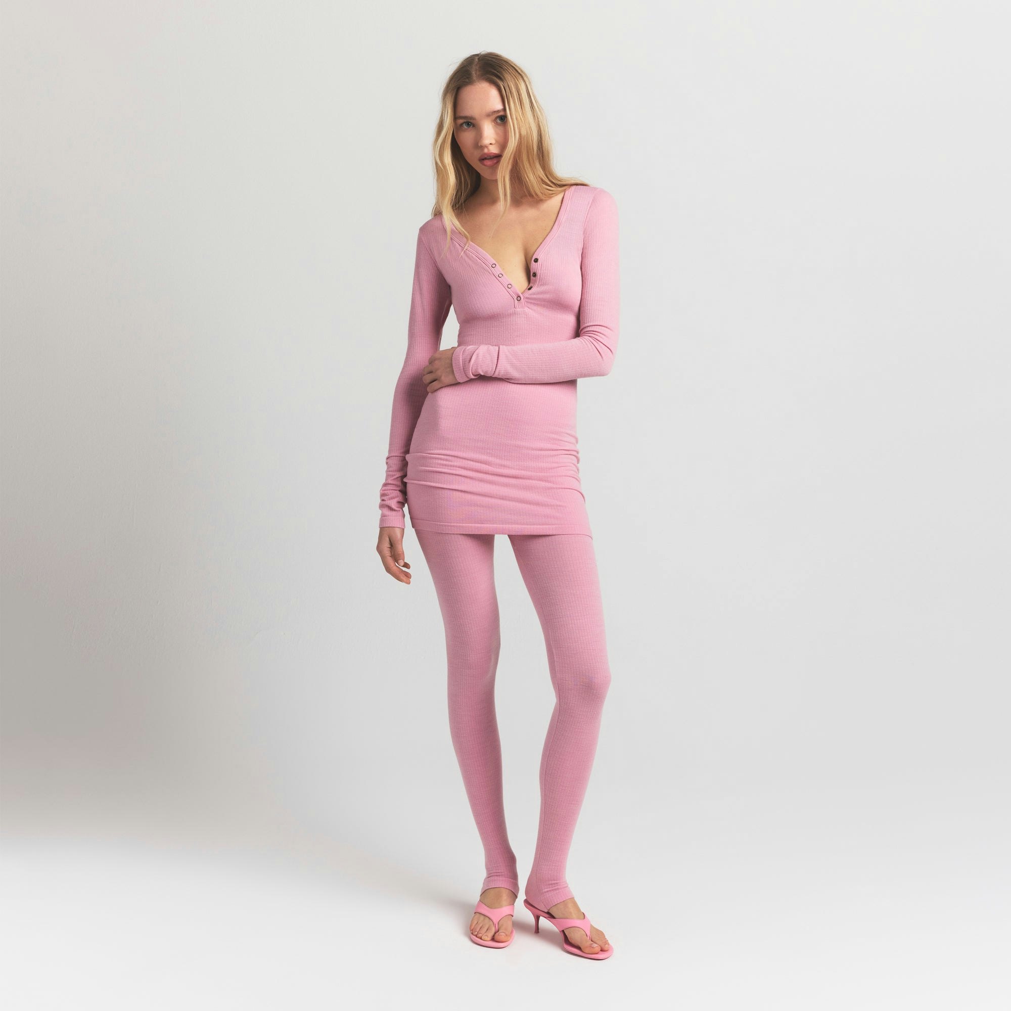 WOOL RIB HENLEY DRESS | HALITE ON A MODEL FRONT VIEW @ | FOCUS: 0.9, 0.1, 0.7