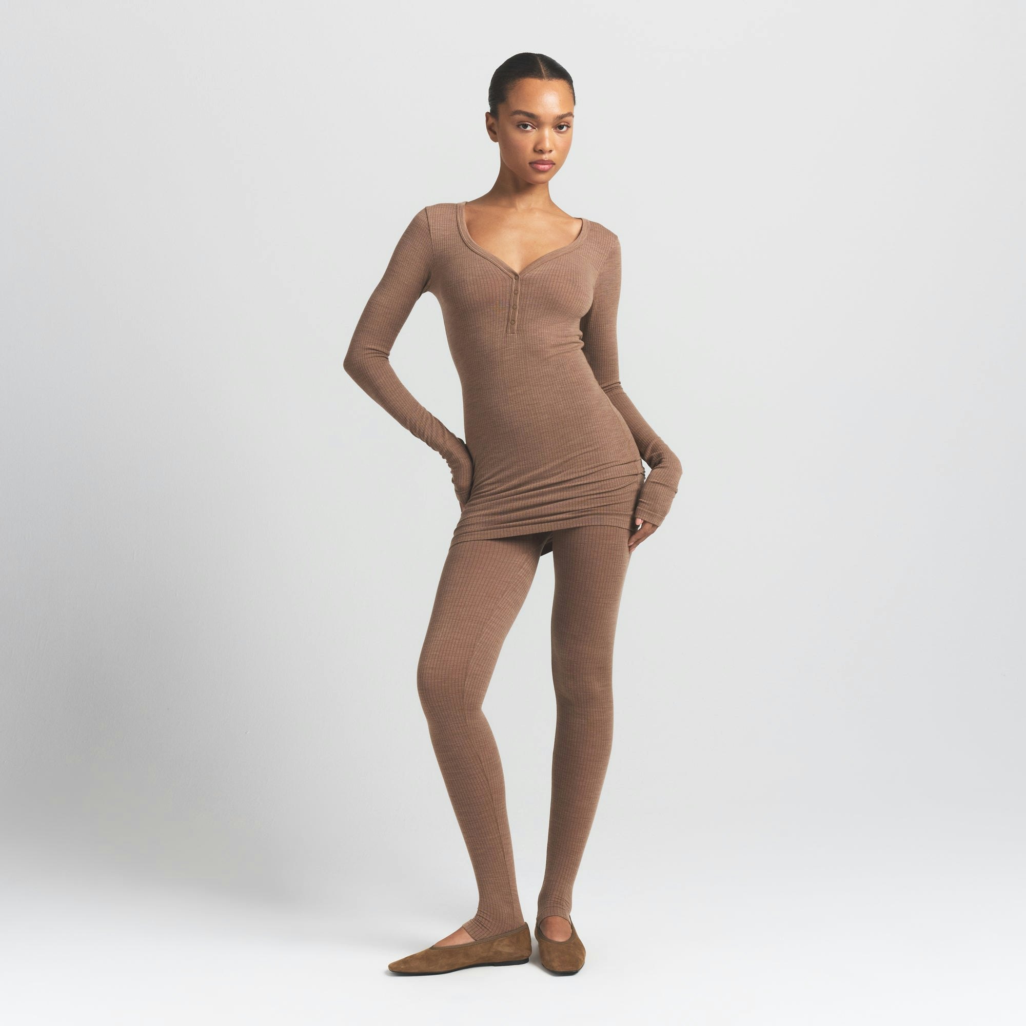 WOOL RIB HENLEY DRESS | SIENNA ON A MODEL FRONT VIEW S | FOCUS: 0.0, 1.0, 0.9