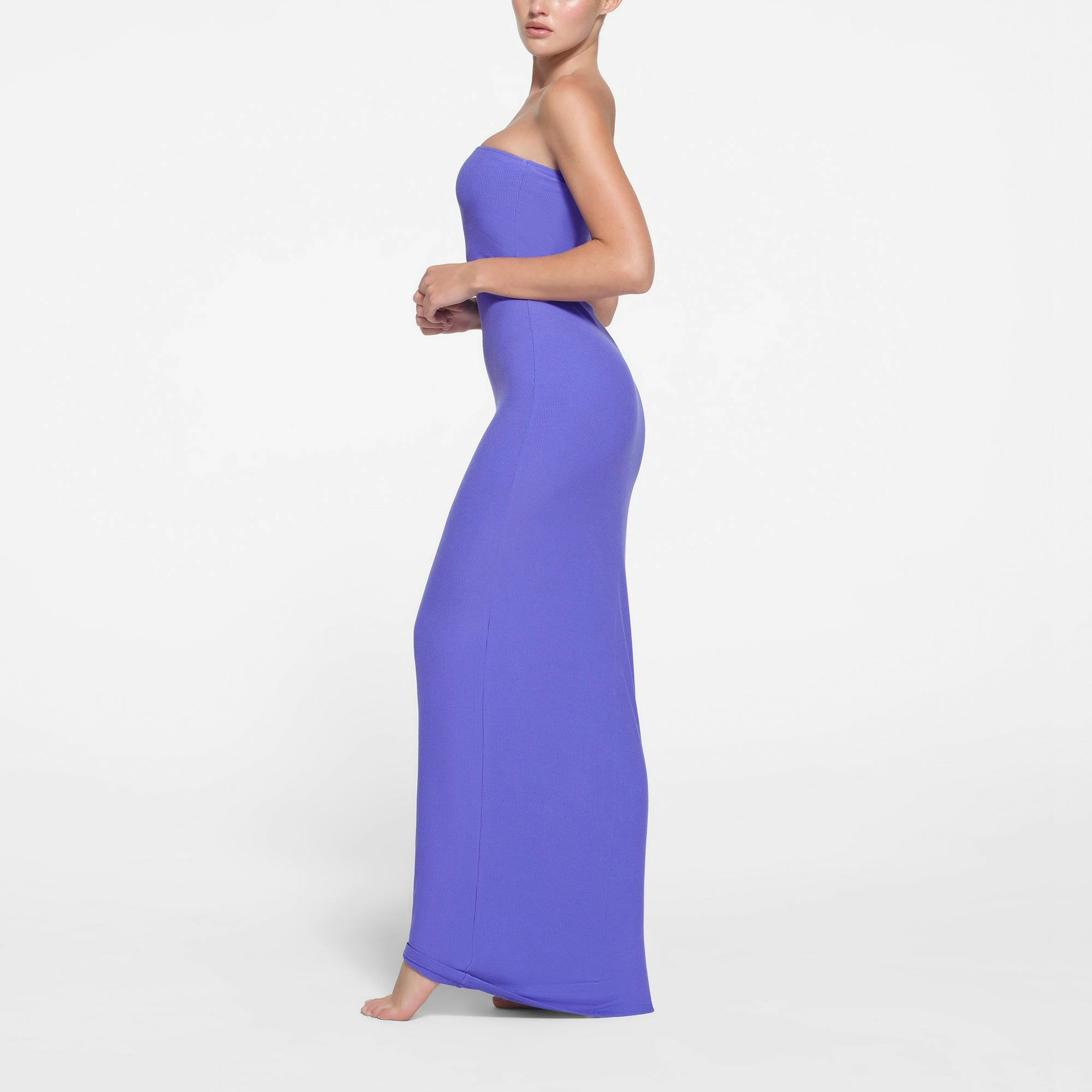SOFT LOUNGE TUBE DRESS | TANZANITE ON A MODEL SIDE VIEW