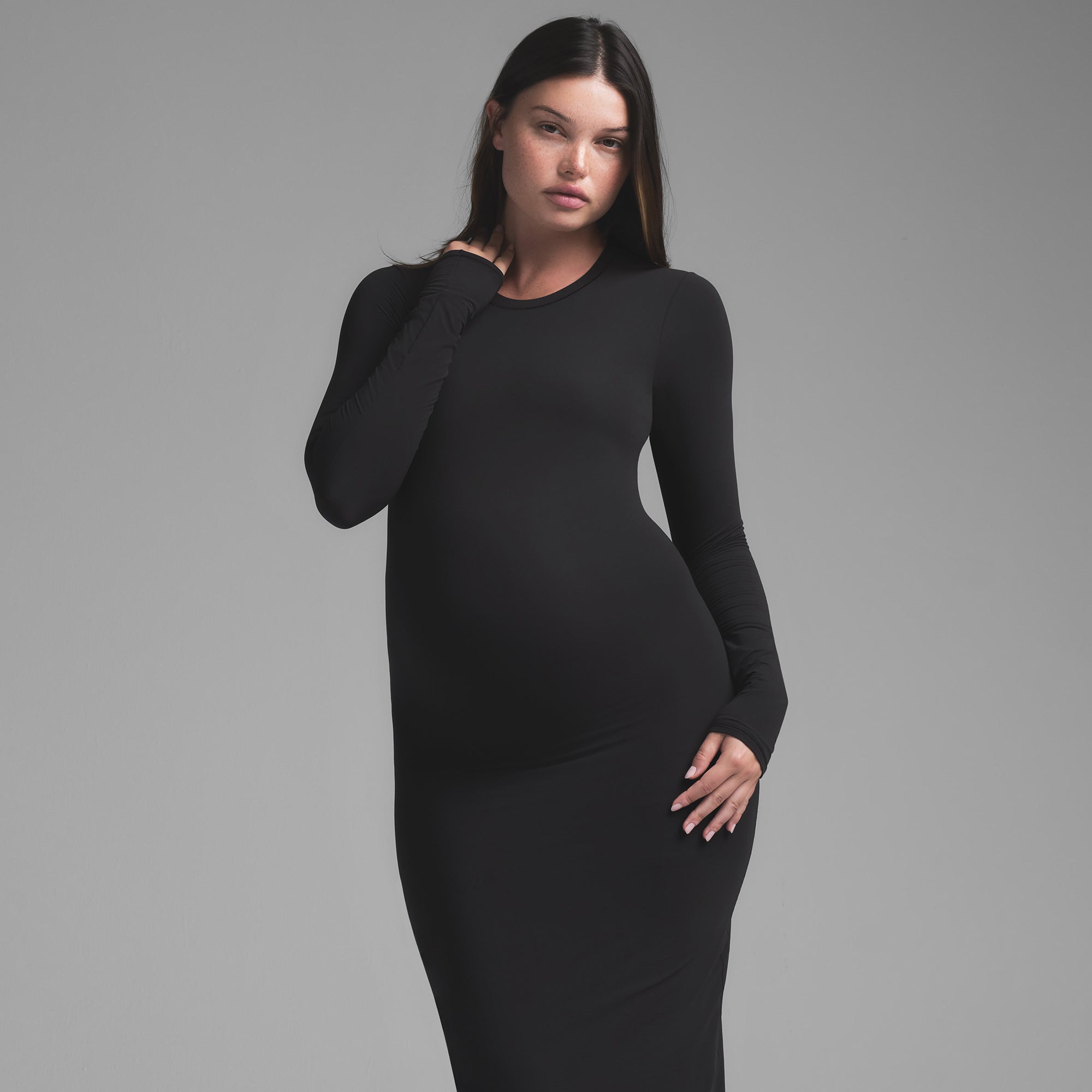FITS EVERYBODY MATERNITY LONG SLEEVE DRESS | ONYX