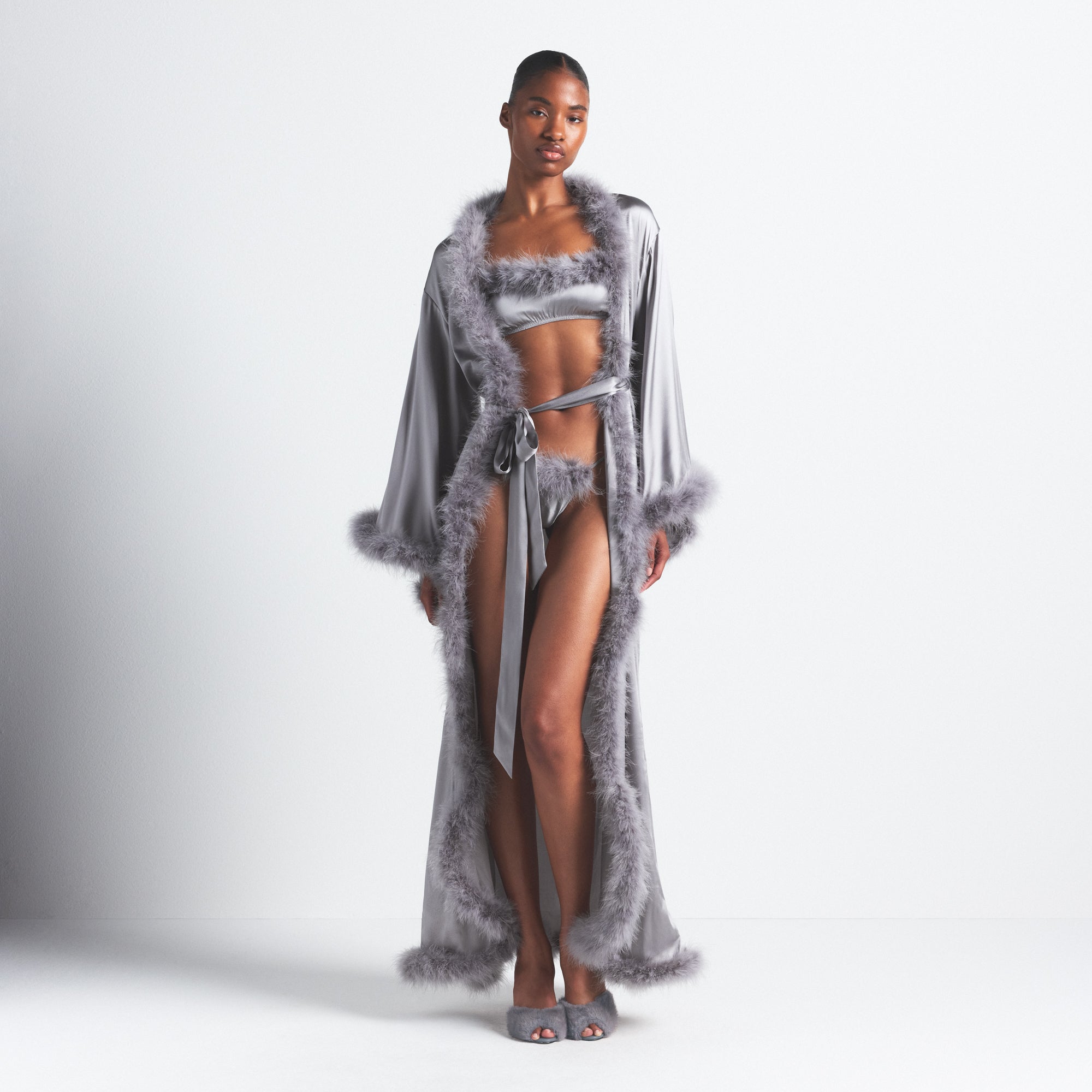 SILK FEATHER TRIM LONG ROBE | MIRROR ON A MODEL FRONT VIEW @ | FOCUS: 0.0, 1.0, 0.9