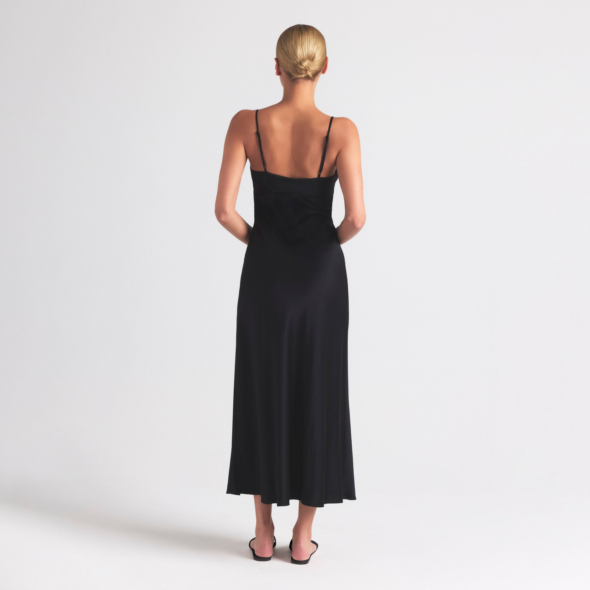 SILK CAMI V NECK LONG SLIP | ONYX