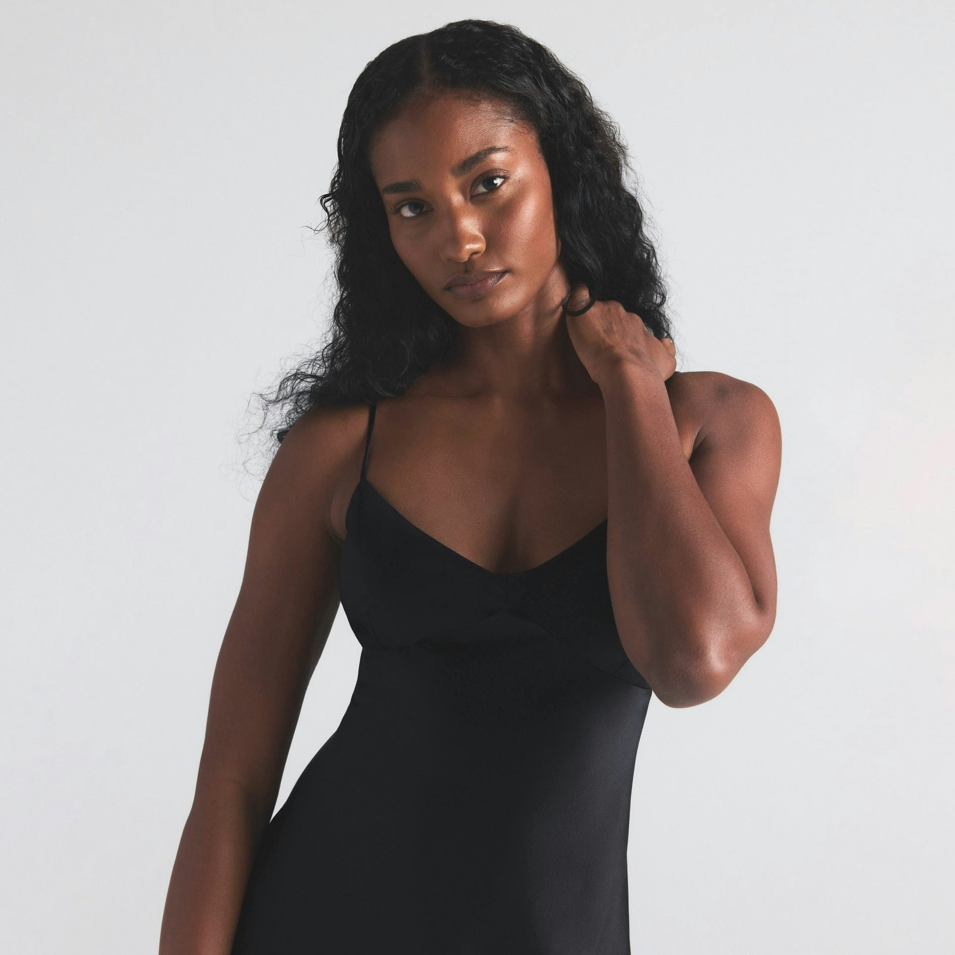 SILK CAMI V NECK LONG SLIP | ONYX ON A MODEL SIDE  ON A MODEL FRONT VIEW | FOCUS: 0.0, 1.0, 0.9