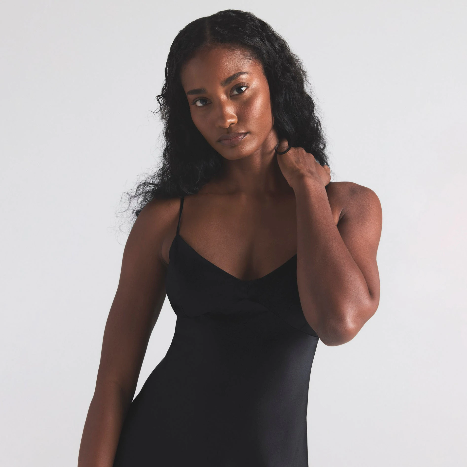 SILK CAMI V NECK LONG SLIP | ONYX ON A MODEL SIDE  ON A MODEL FRONT VIEW | FOCUS: 0.0, 1.0, 0.9