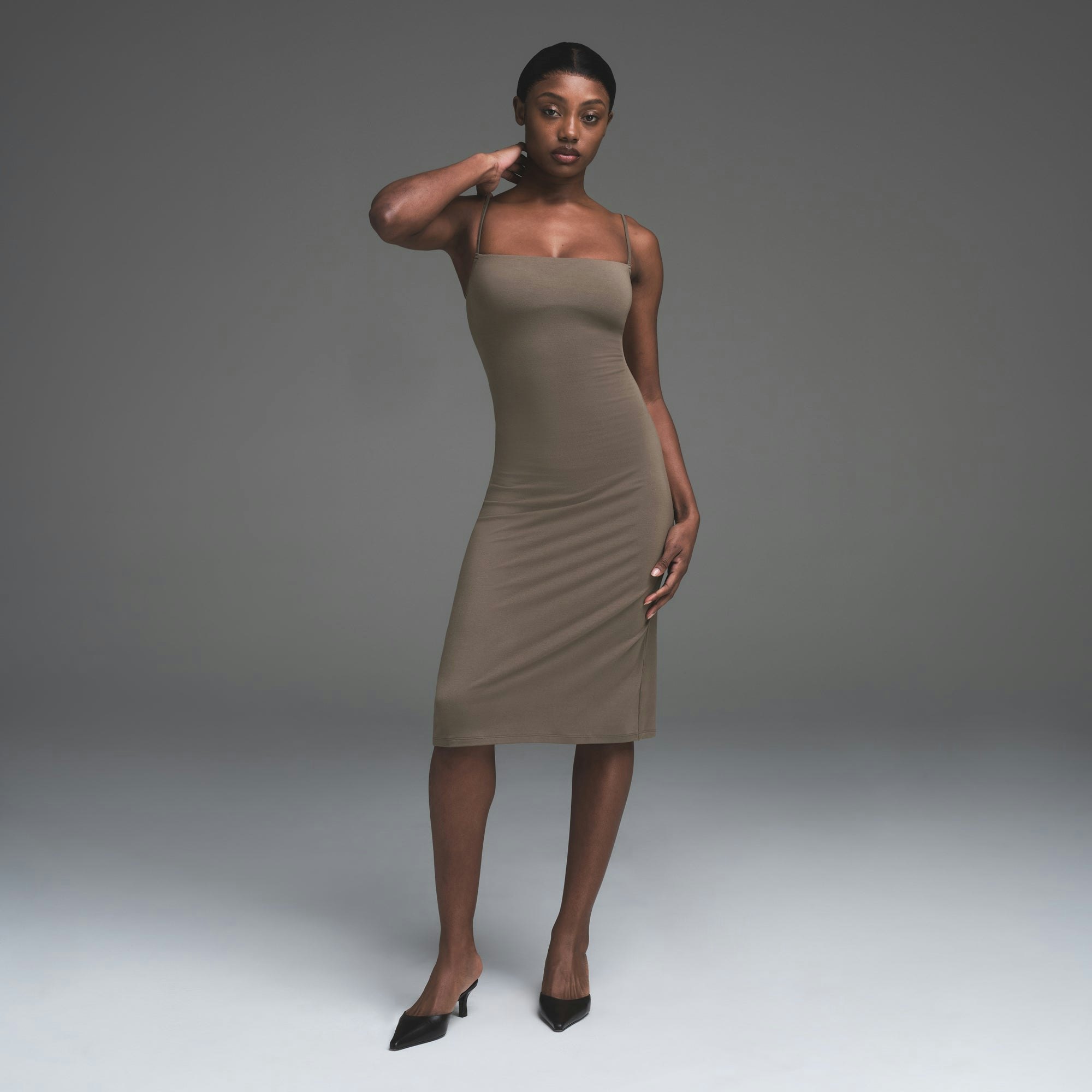 SMOOTH LOUNGE MIDI DRESS | TRUFFLE  ON A MODEL BACK VIEW | FOCUS: 0.0, 1.0, 0.9