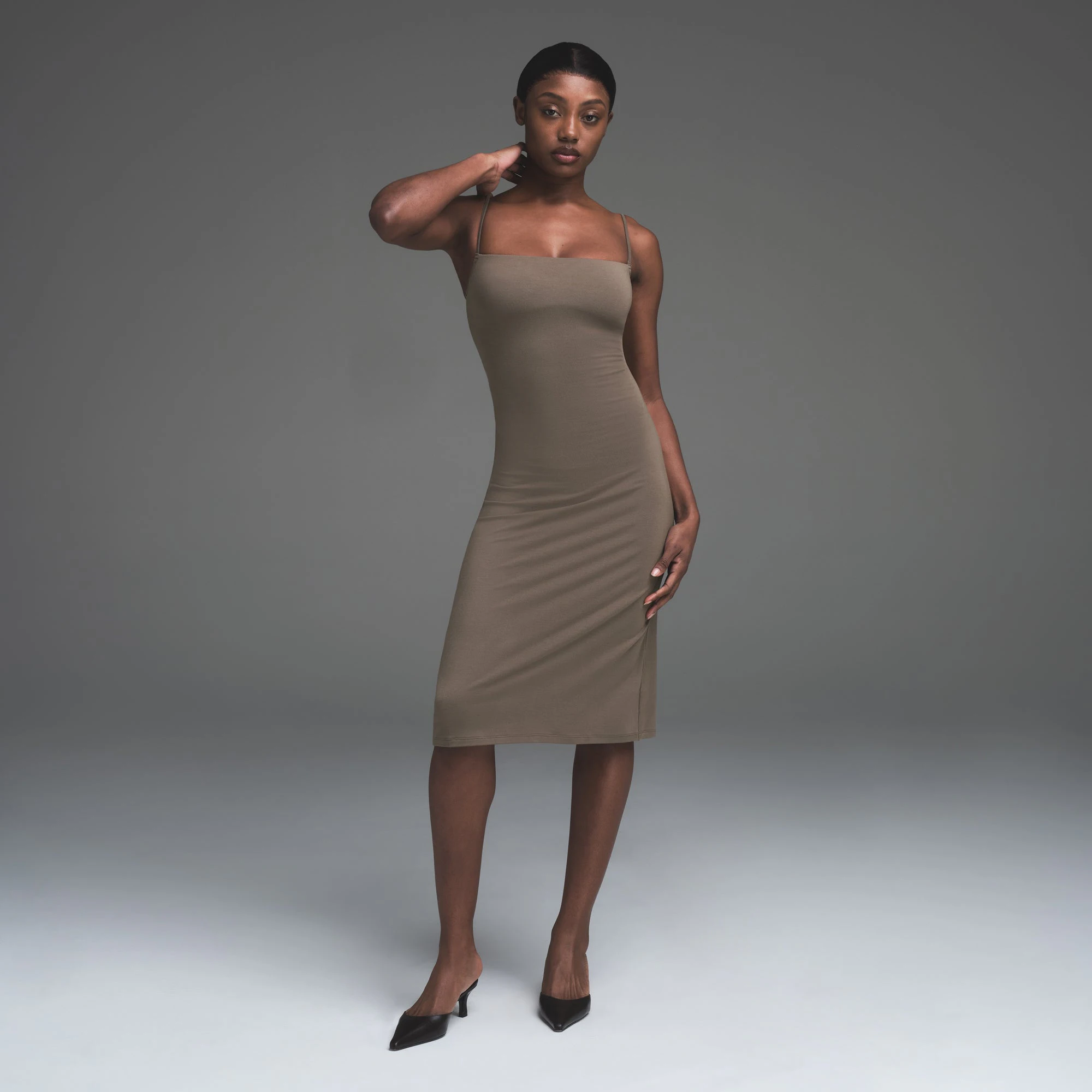 SMOOTH LOUNGE MIDI DRESS | TRUFFLE  ON A MODEL BACK VIEW | FOCUS: 0.0, 1.0, 0.9