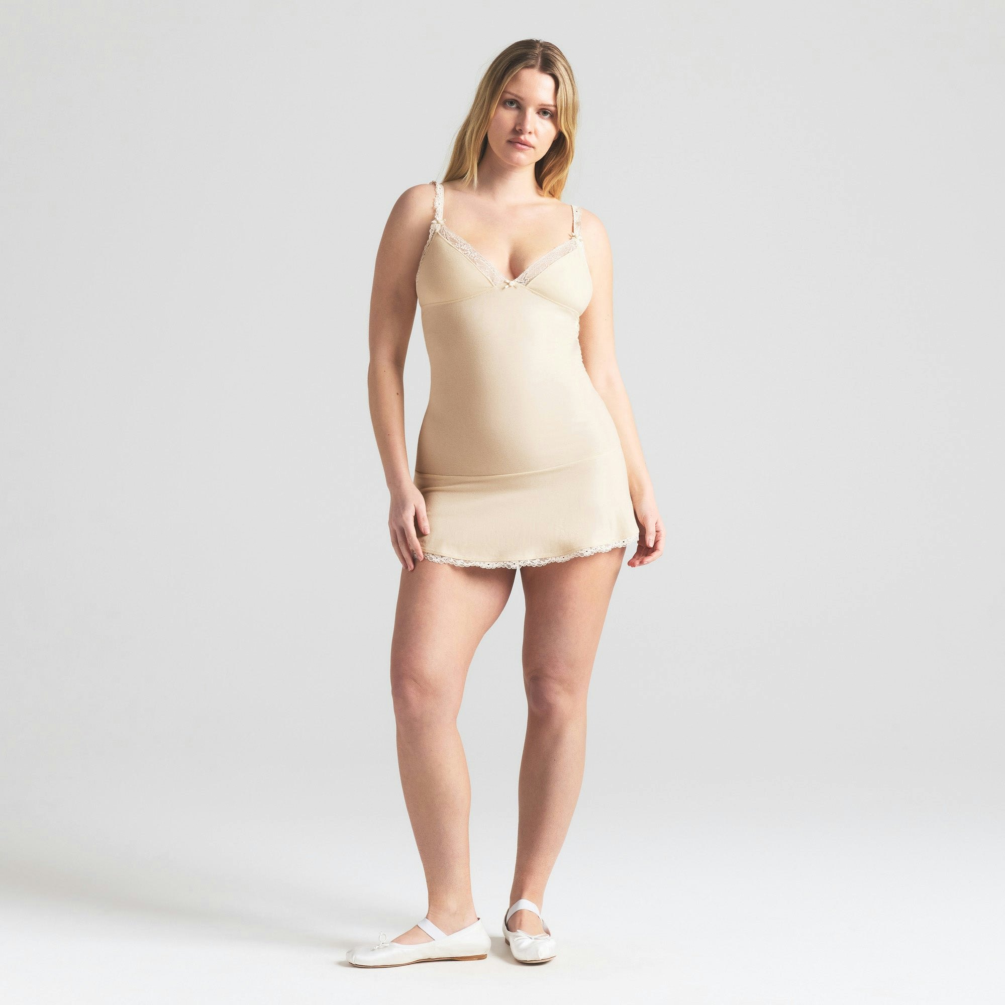 COTTON JERSEY LACE SLIP DRESS | BUTTER ON A MODEL FRONT VIEW | FOCUS: 0.0, 1.0, 0.9