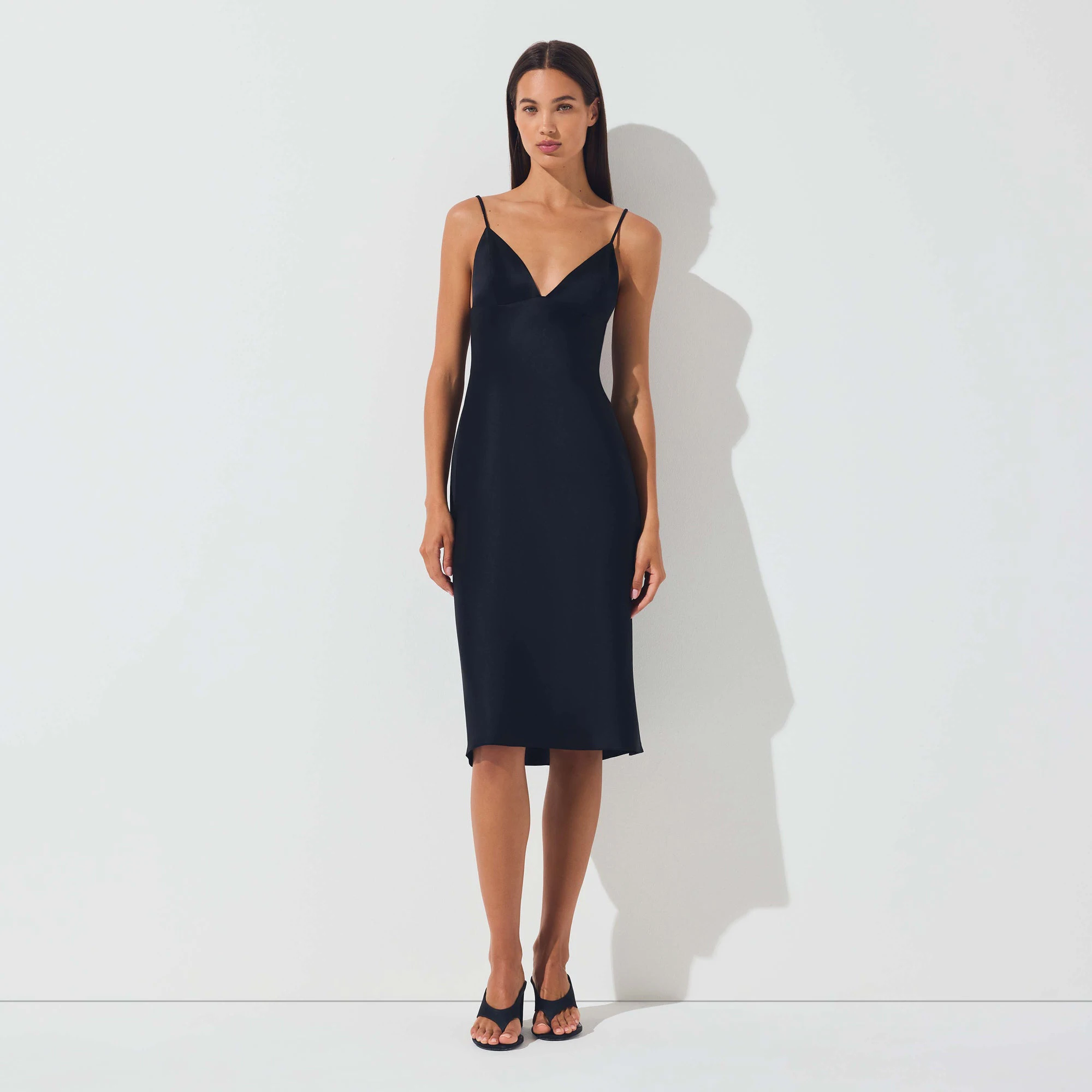 SILK MIDI DRESS | ONYX ON A MODEL FRONT VIEW | FOCUS: 0.0, 1.0, 0.9
