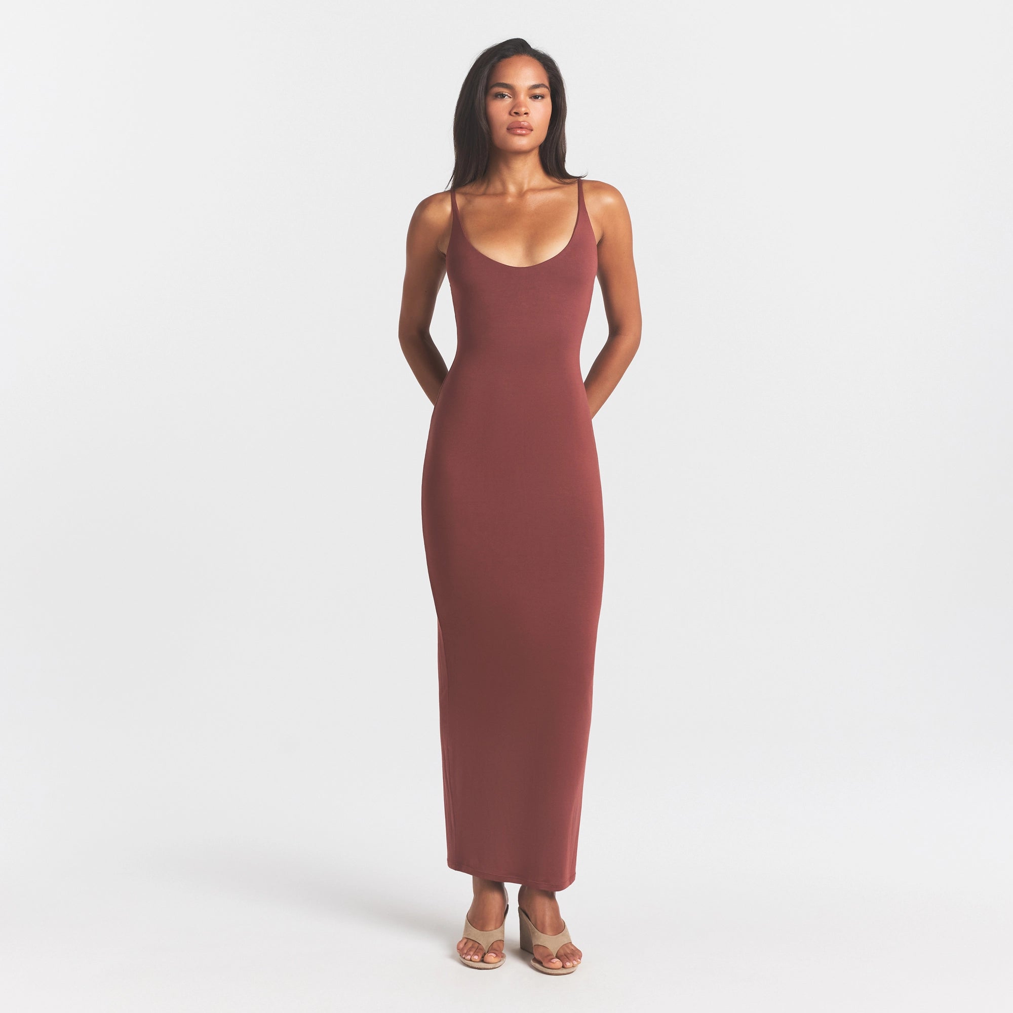 SMOOTH LAYERS SCOOP NECK LONG DRESS | HENNA ON A MODEL FRONT VIEW @ | FOCUS: 0.0, 1.0, 0.9
