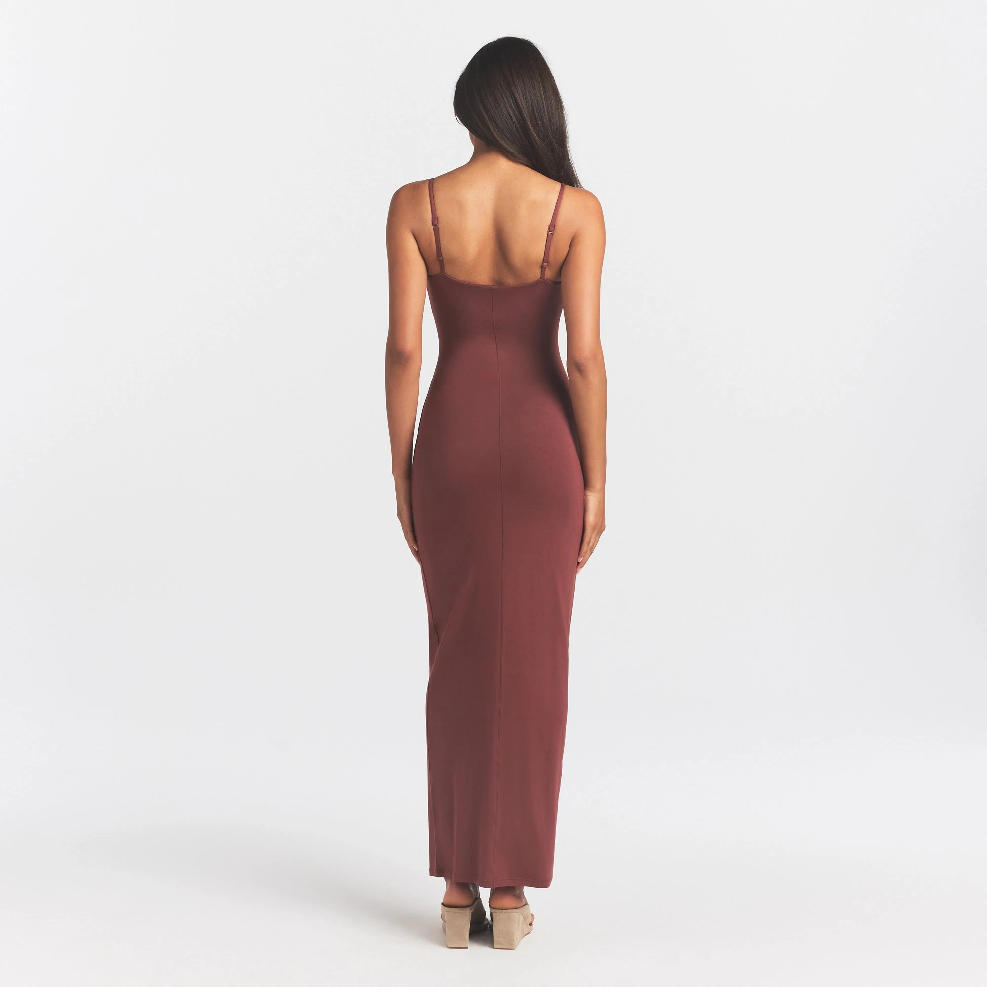 SMOOTH LAYERS SCOOP NECK LONG DRESS | HENNA ON A MODEL FRONT VIEW @ | FOCUS: 0.0, 1.0, 0.9