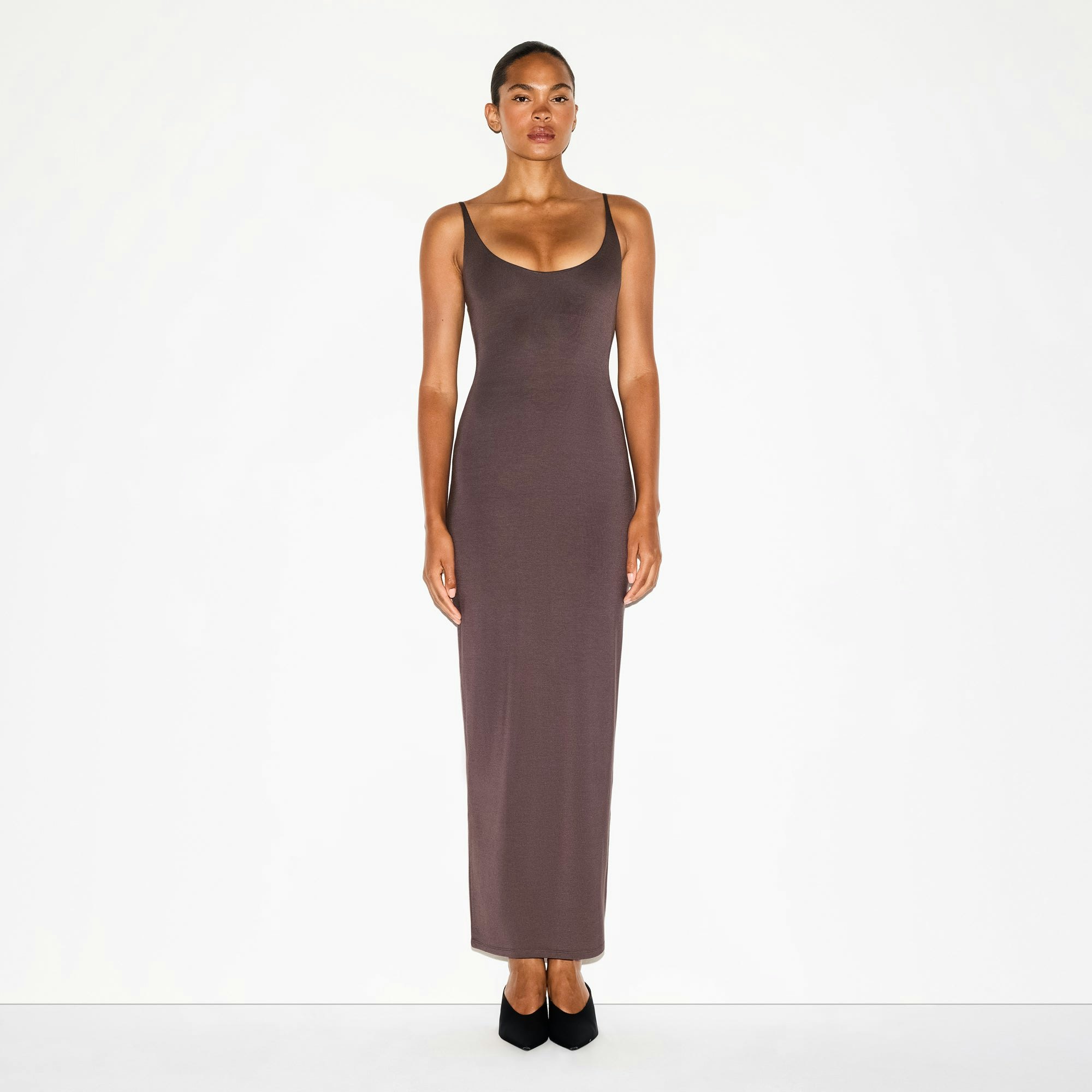SMOOTH LAYERS SCOOP NECK LONG DRESS | RAISIN ON A MODEL FRONT VIEW @ | FOCUS: 0.0, 1.0, 0.9