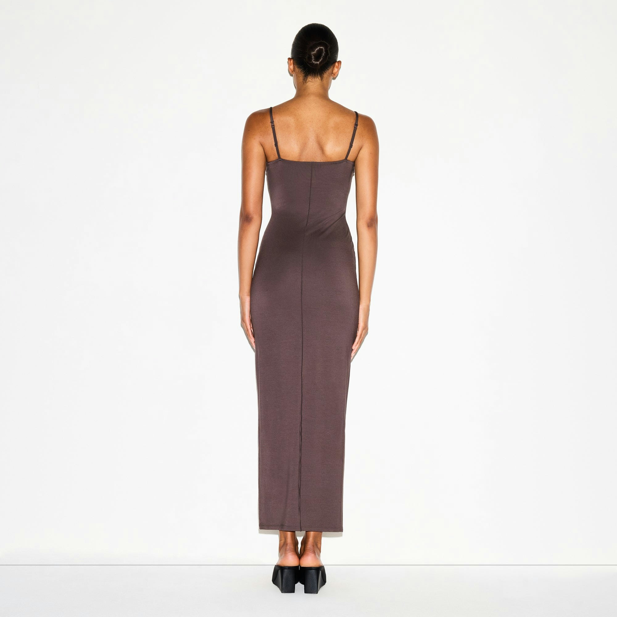SMOOTH LAYERS SCOOP NECK LONG DRESS | RAISIN ON A MODEL FRONT VIEW @ | FOCUS: 0.0, 1.0, 0.9
