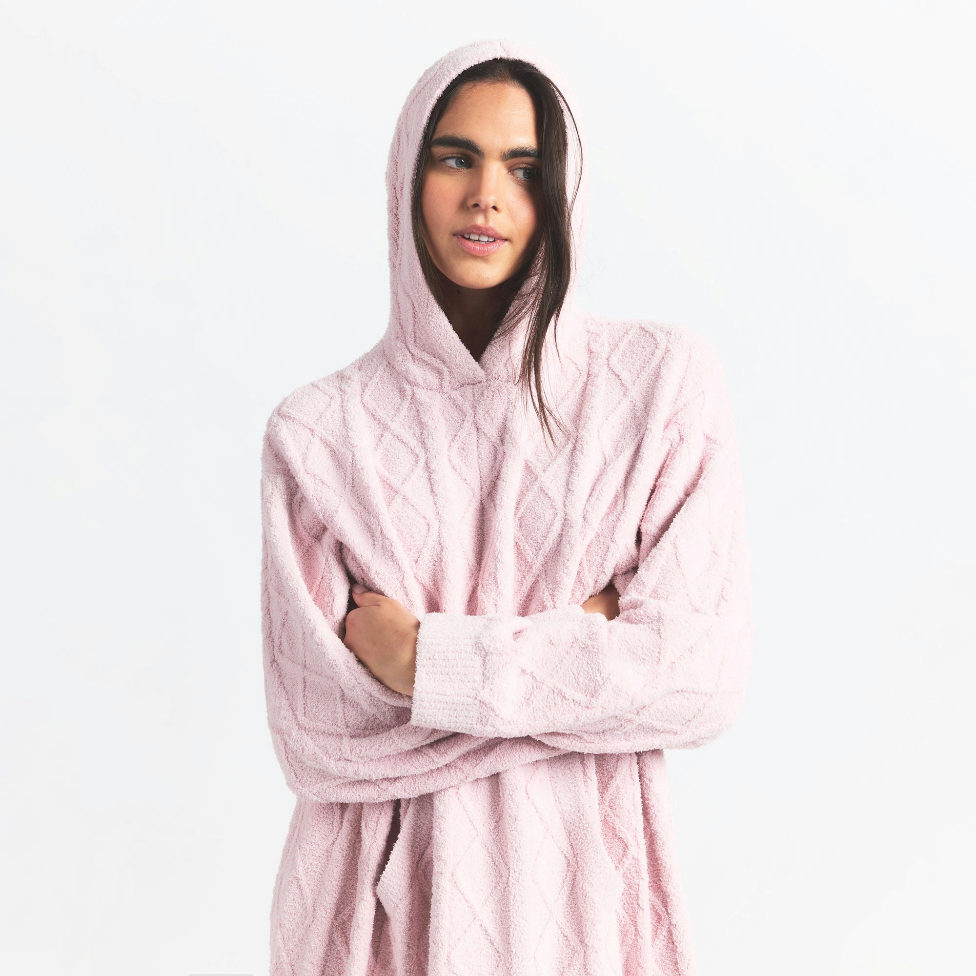 COZY LIGHT OVERSIZED CABLEKNIT LONG DRESS | CHERRY BLOSSOM ON A MODEL SIDE VIEW @ | FOCUS: 0.0, 1.0, 0.9