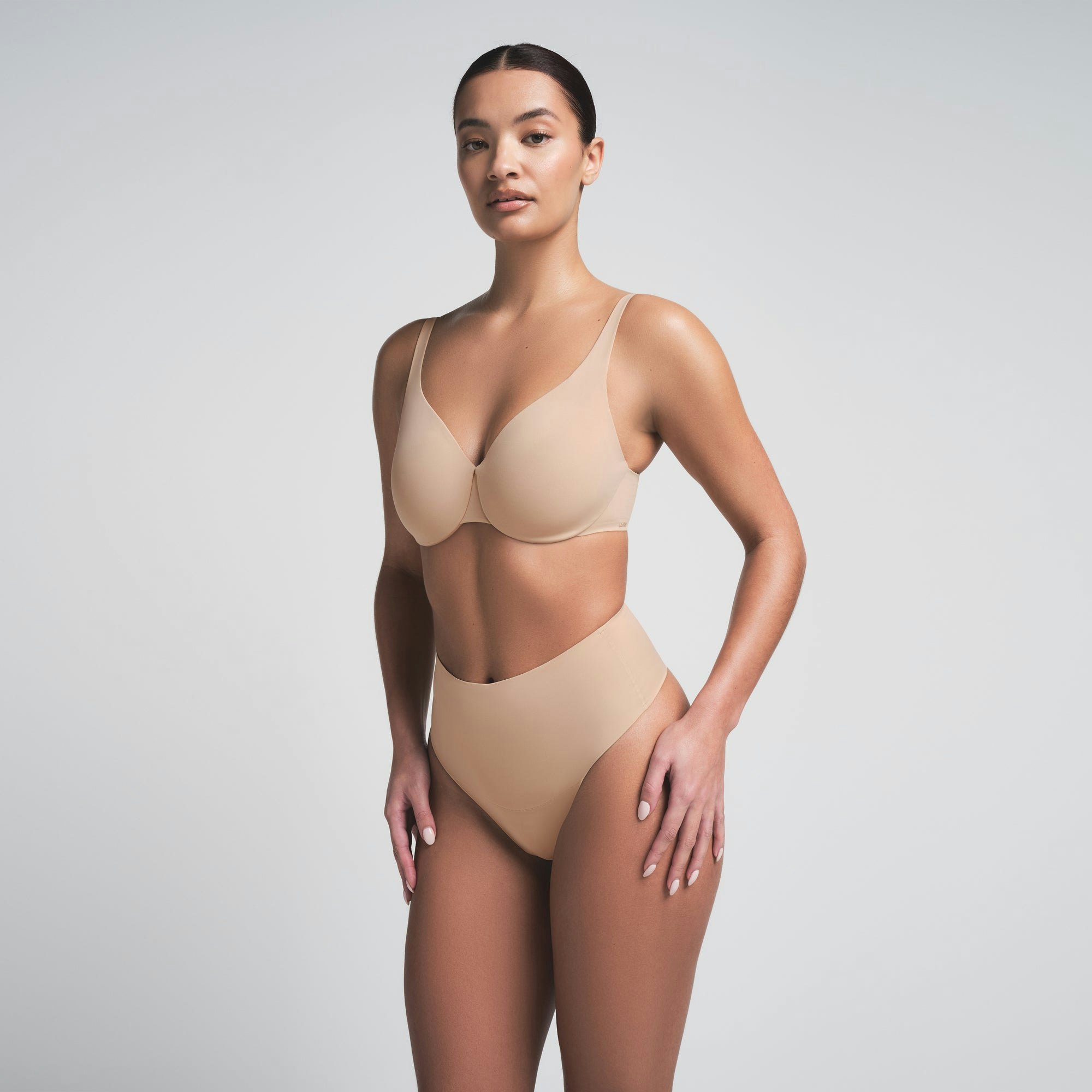 SMOOTHING INTIMATES UNLINED MINIMIZER BRA | CLAY ON A MODEL SIDE VIEW | FOCUS: 0.0, 1.0, 0.9