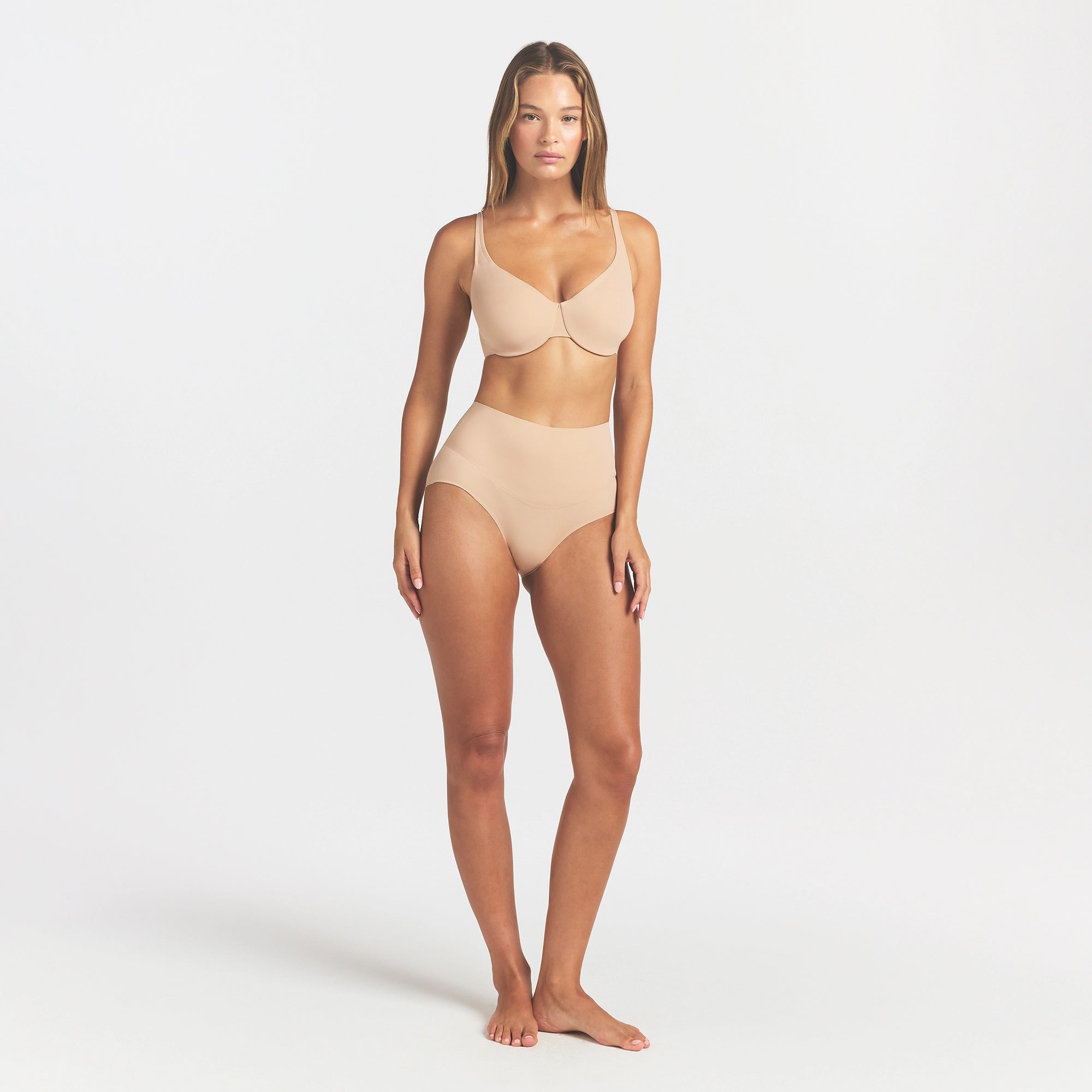 SMOOTHING INTIMATES UNLINED MINIMIZER BRA | CLAY ON A MODEL FRONT VIEW @ | FOCUS: 0.0, 1.0, 0.9
