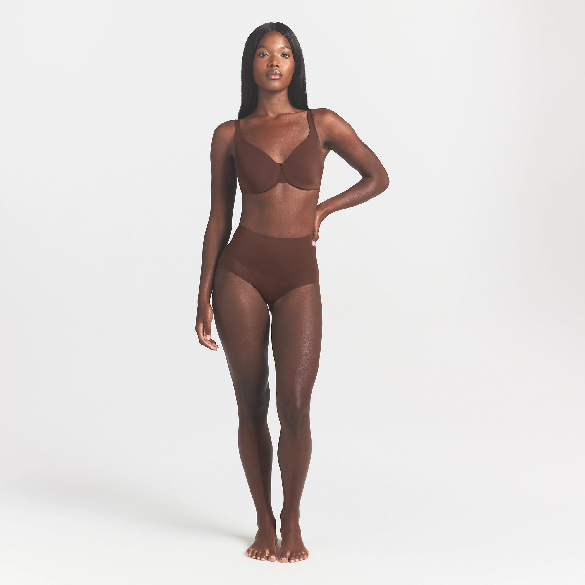 SMOOTHING INTIMATES UNLINED MINIMIZER BRA | COCOA ON A MODEL FRONT VIEW @ | FOCUS: 0.0, 1.0, 0.9