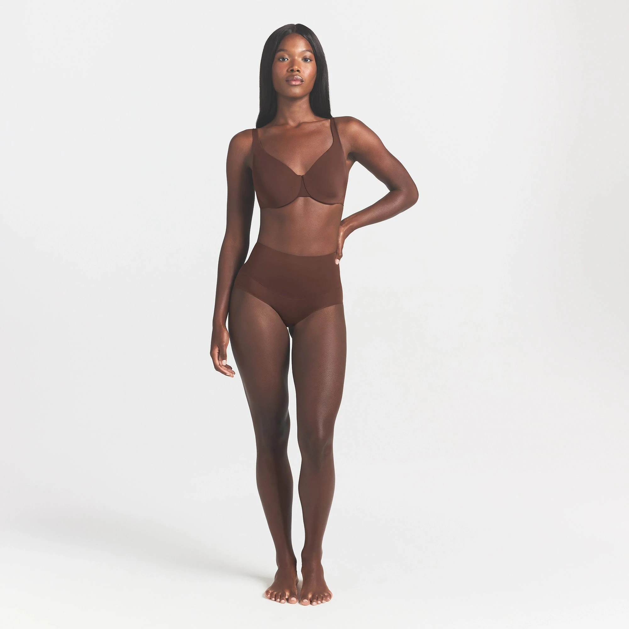 SMOOTHING INTIMATES UNLINED MINIMIZER BRA | COCOA ON A MODEL FRONT VIEW @ | FOCUS: 0.0, 1.0, 0.9
