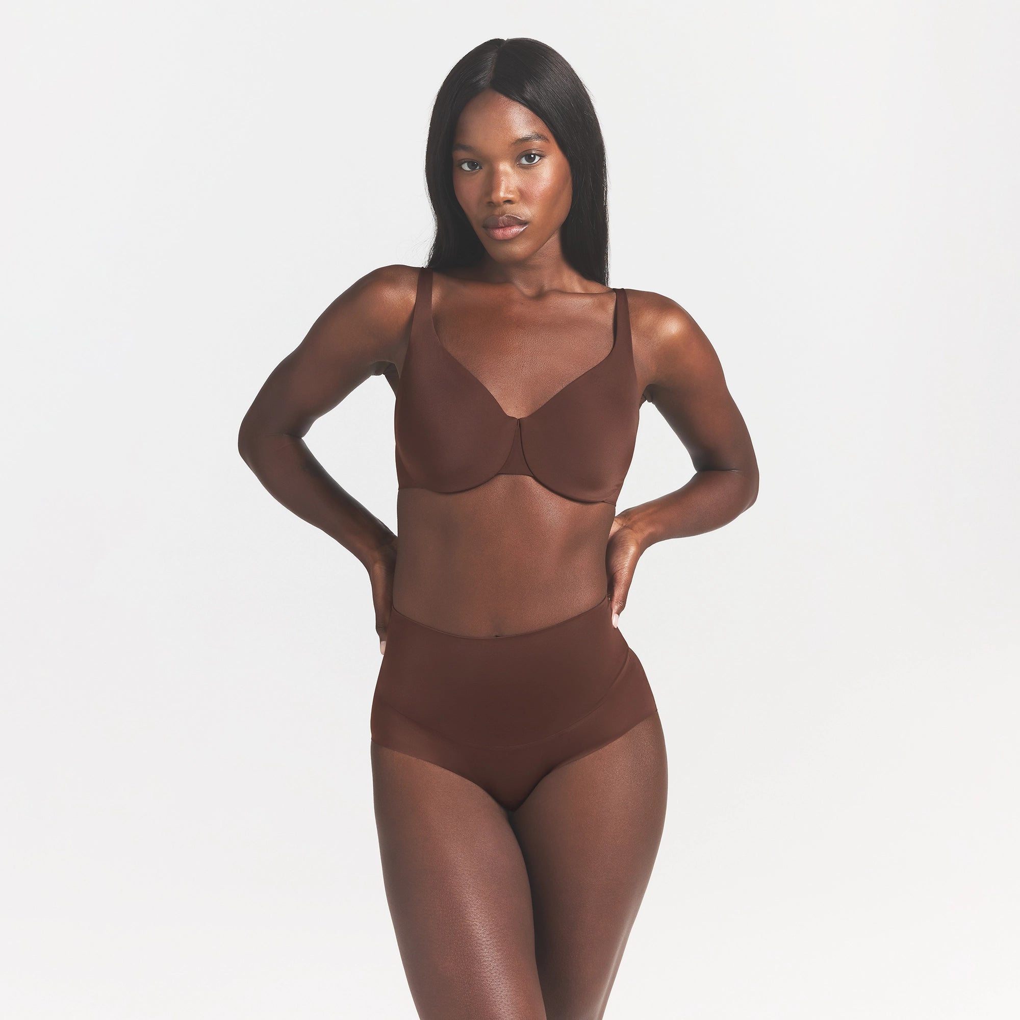 SMOOTHING INTIMATES UNLINED MINIMIZER BRA | COCOA ON A MODEL FRONT VIEW @ | FOCUS: 0.0, 1.0, 0.9