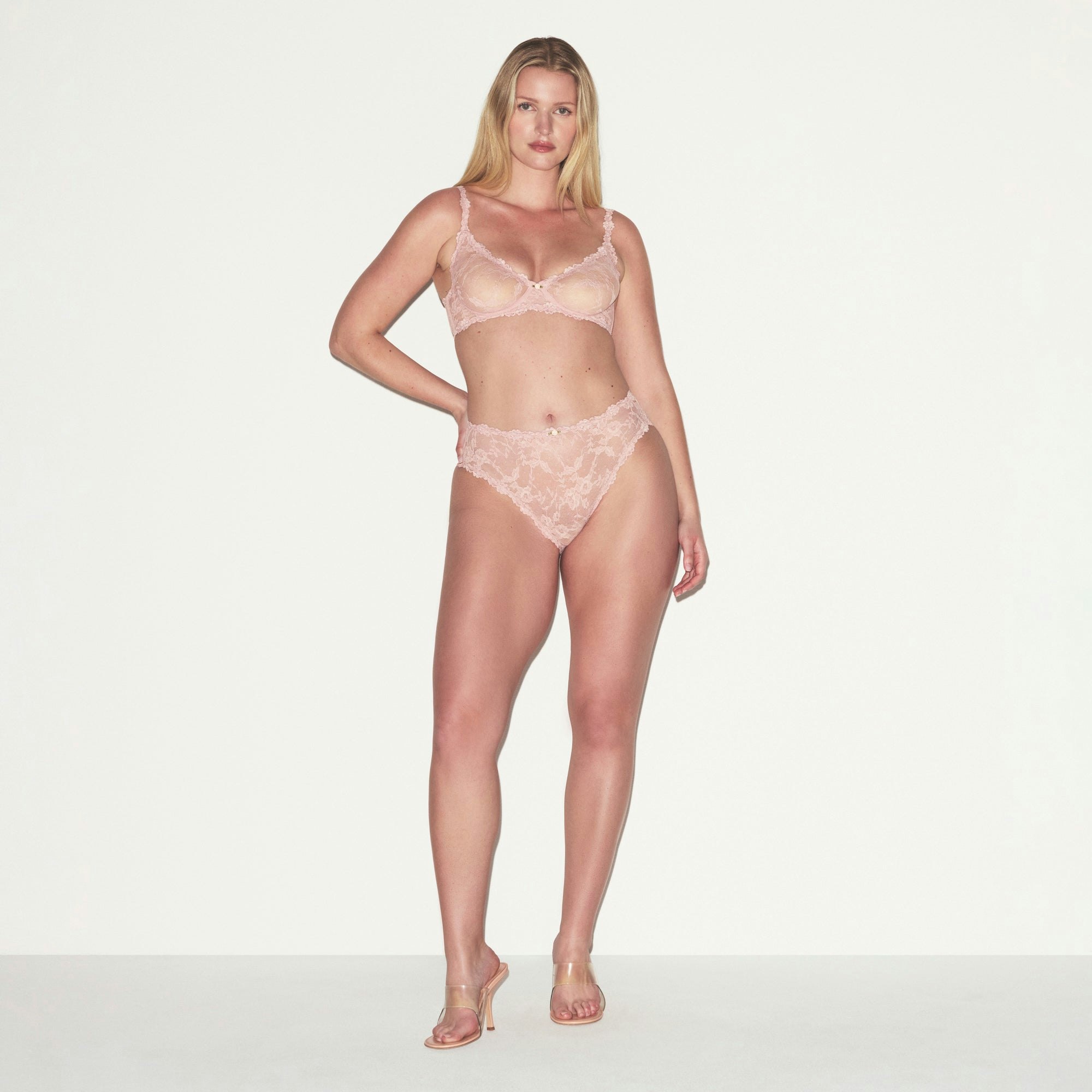 STRETCH LACE UNLINED FULL COVERAGE BRA | MORGANITE ON A MODEL FRONT VIEW @ | FOCUS: 0.0, 1.0, 0.9