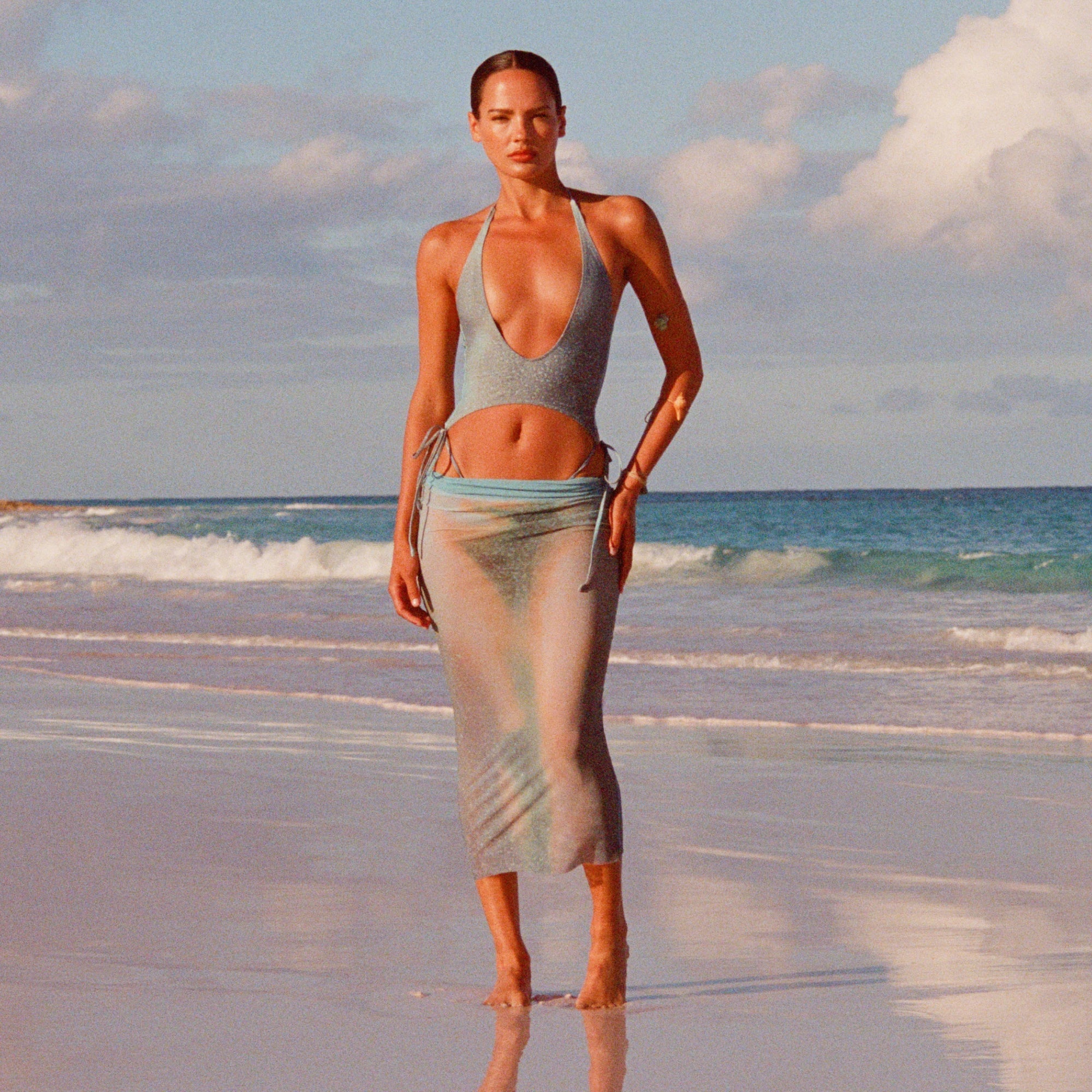 SIGNATURE SWIM PLUNGE MONOKINI | CYAN FK OMBRE PRINT VIEW @ | FOCUS: 0.0, 1.0, 0.9