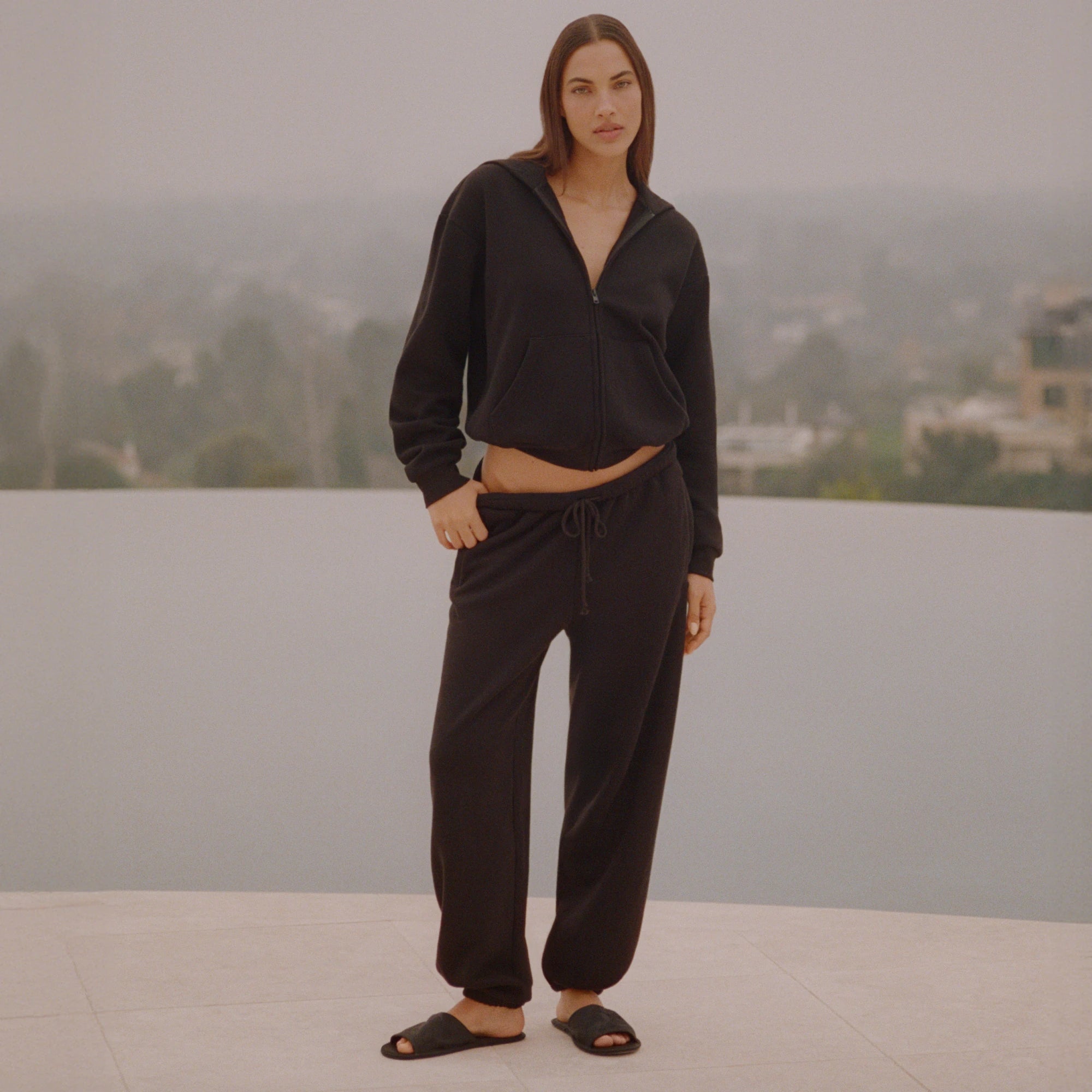 COTTON FLEECE CLASSIC JOGGER | ONYX CAMPAIGN IMAGE @ | FOCUS: 0.0, 1.0, 0.9