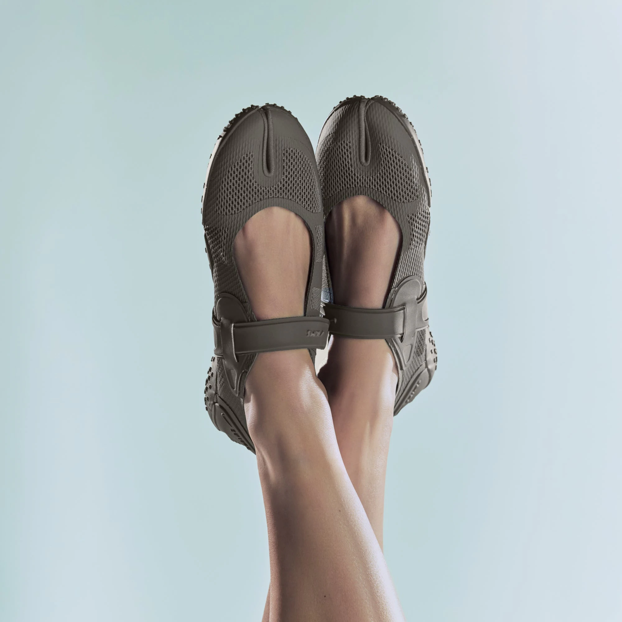 NikeSKIMS FOOTWEAR RIFT MESH | CAVE STONE/CAVE STONE-MED ASH CAMPAIGN IMAGERY @ | FOCUS: 0.0, 1.0, 0.9
