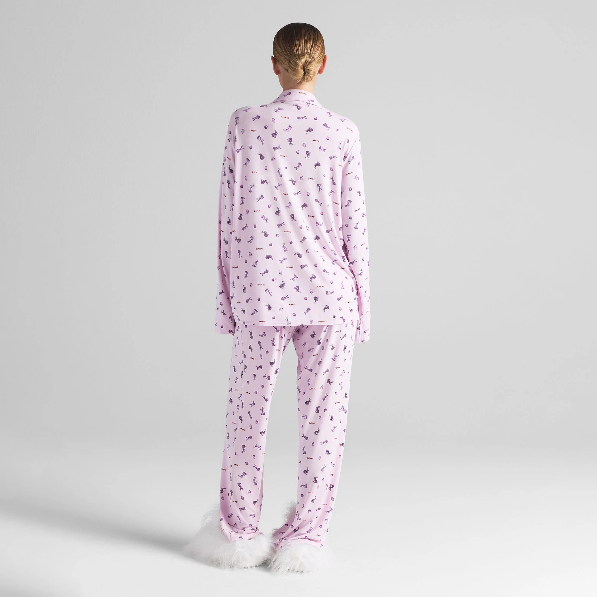 PLUSH BUNNY SLIPPER | MARBLE ON A MODEL BACK VIEW