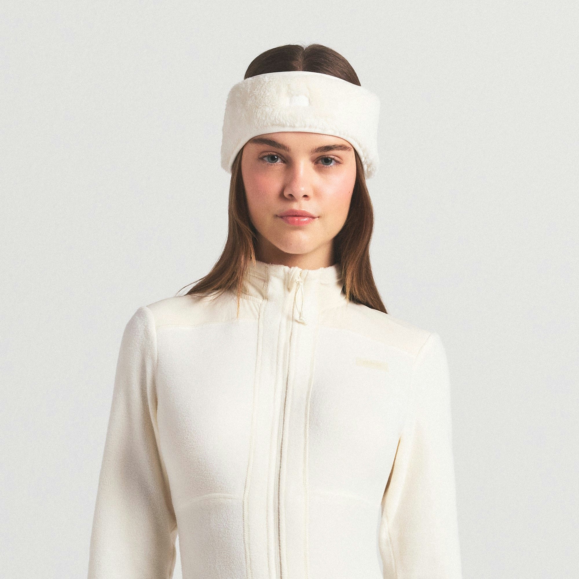 HIGHLINE HEADBAND | MARBLE ON A MODEL SIDE VIEW @ | FOCUS: 0.0, 1.0, 0.9