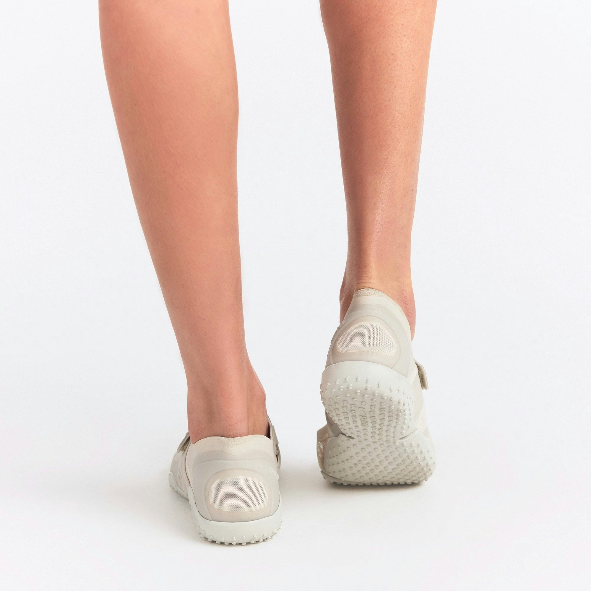 NikeSKIMS FOOTWEAR RIFT MESH | LT BONE/LT BONE-LT OREWOOD BRN ON A MODEL FRONT VIEW @ | FOCUS: 0.0, 1.0, 0.9