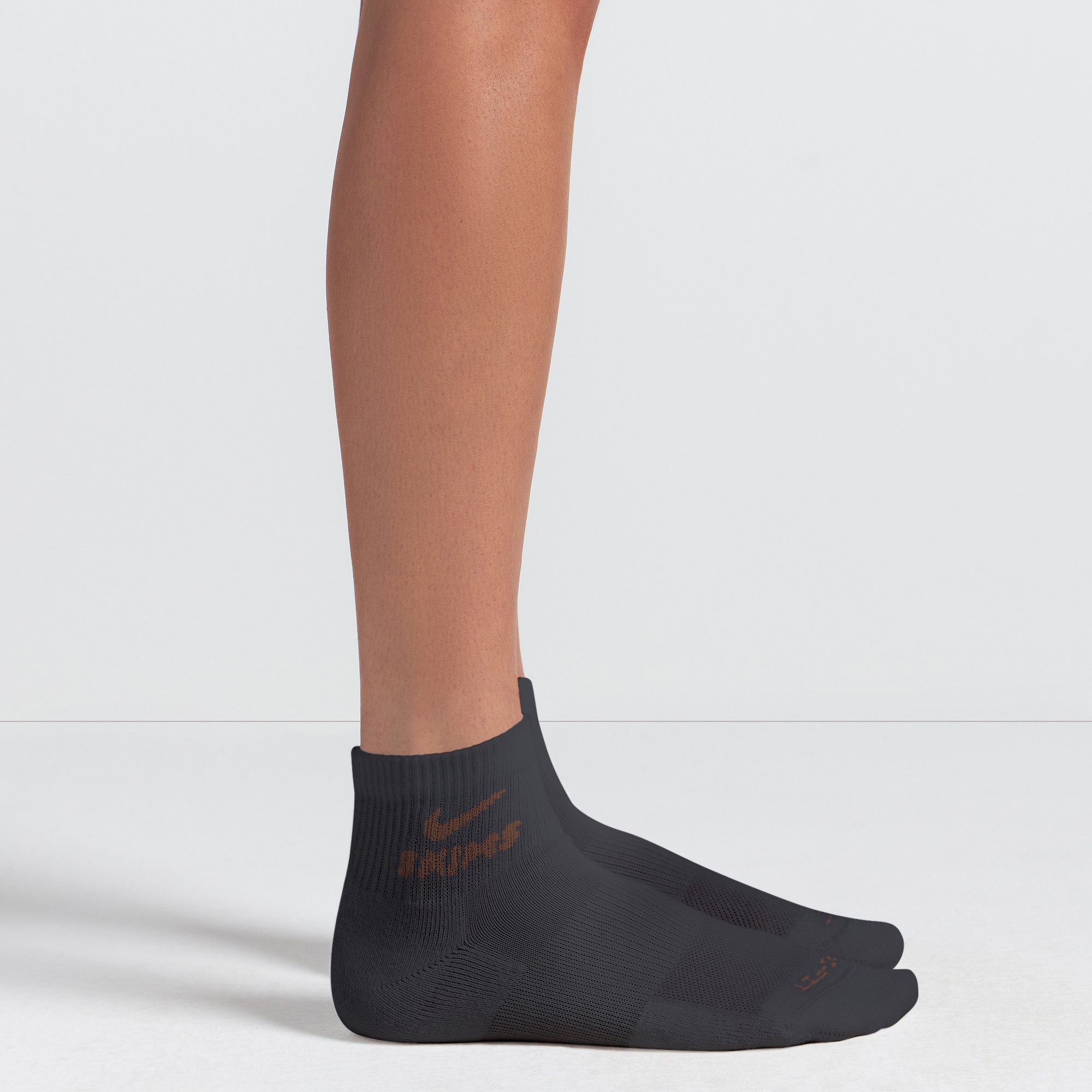 nike dri fit cushion quarter socks