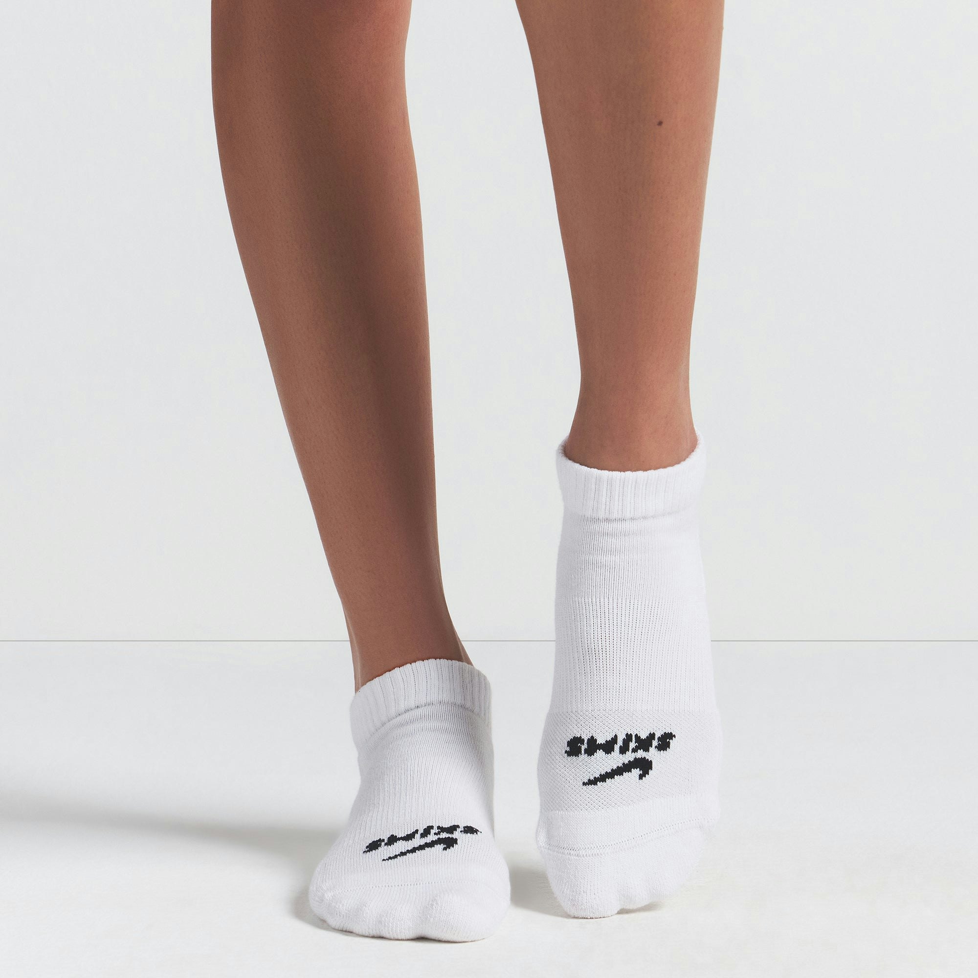 NikeSKIMS DRI-FIT ANKLE SOCK 3-PACK | SNOW FLAT ON A WHITE BACKGROUND | FLT