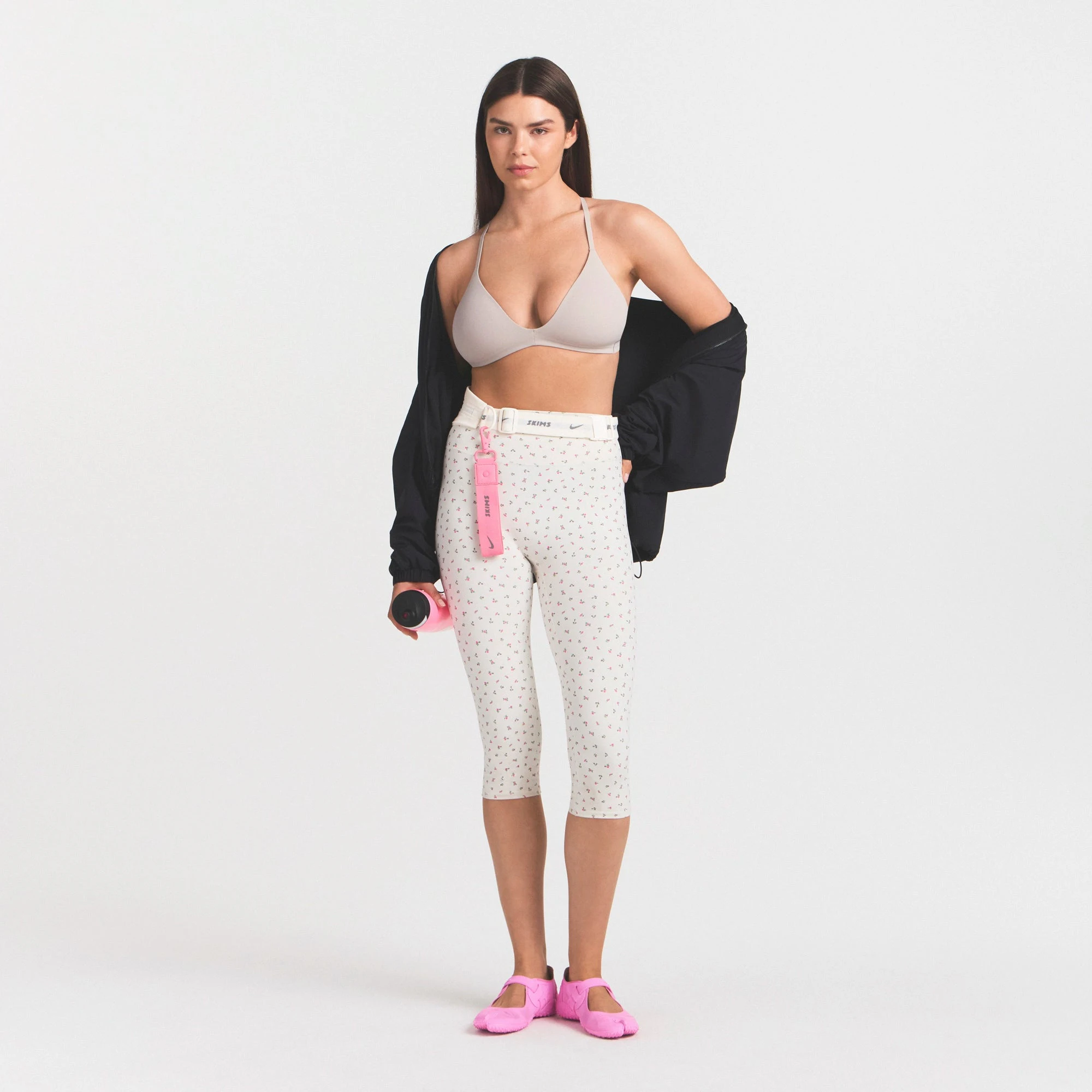 NikeSKIMS STUDIO STRETCH T-BACK TRIANGLE BRA | LINENON A MODEL FRONT