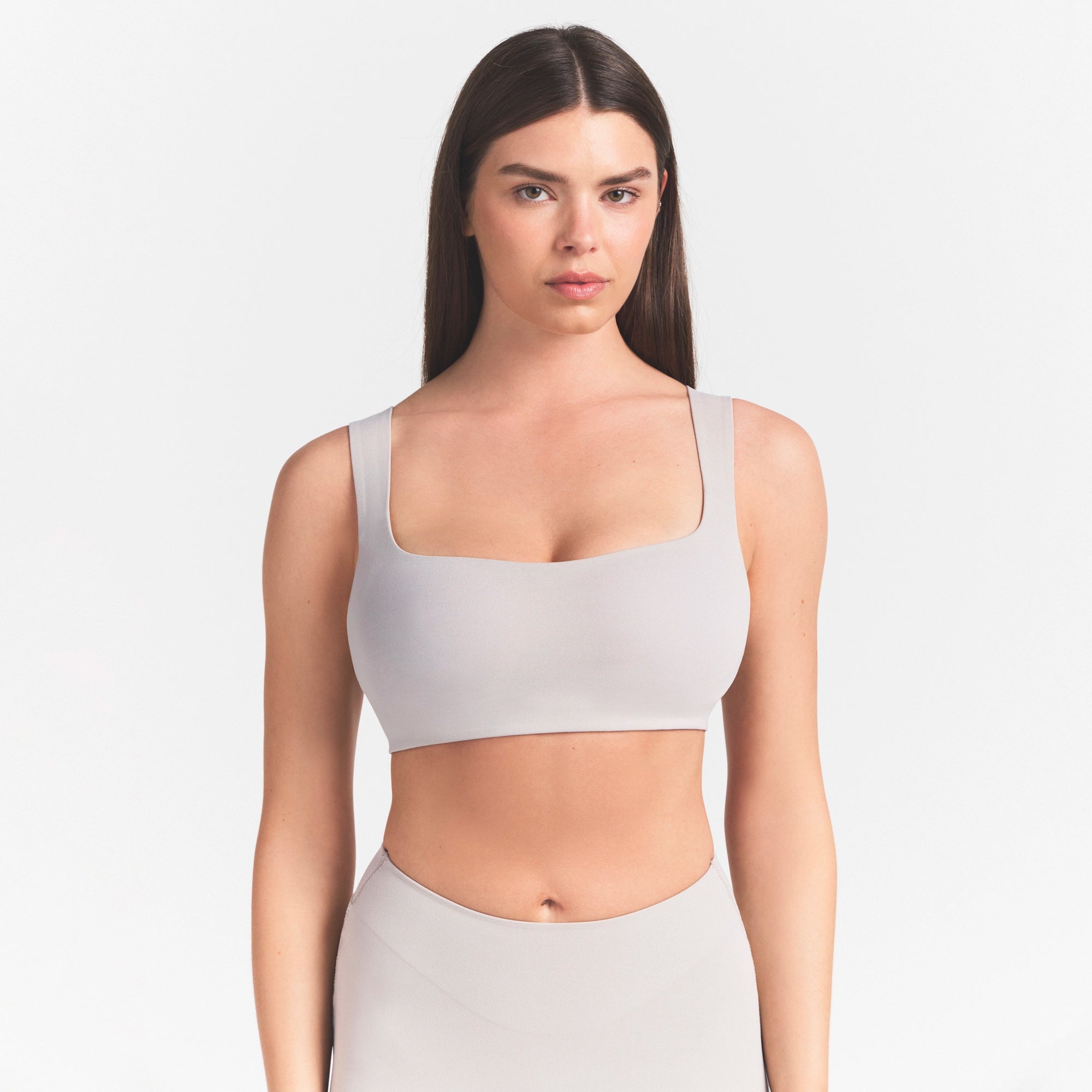 NikeSKIMS STUDIO STRETCH SQUARE NECK RACER BRA | LINENON A MODEL FRONT VIEW @ | FOCUS: 0.0, 1.0, 0.9