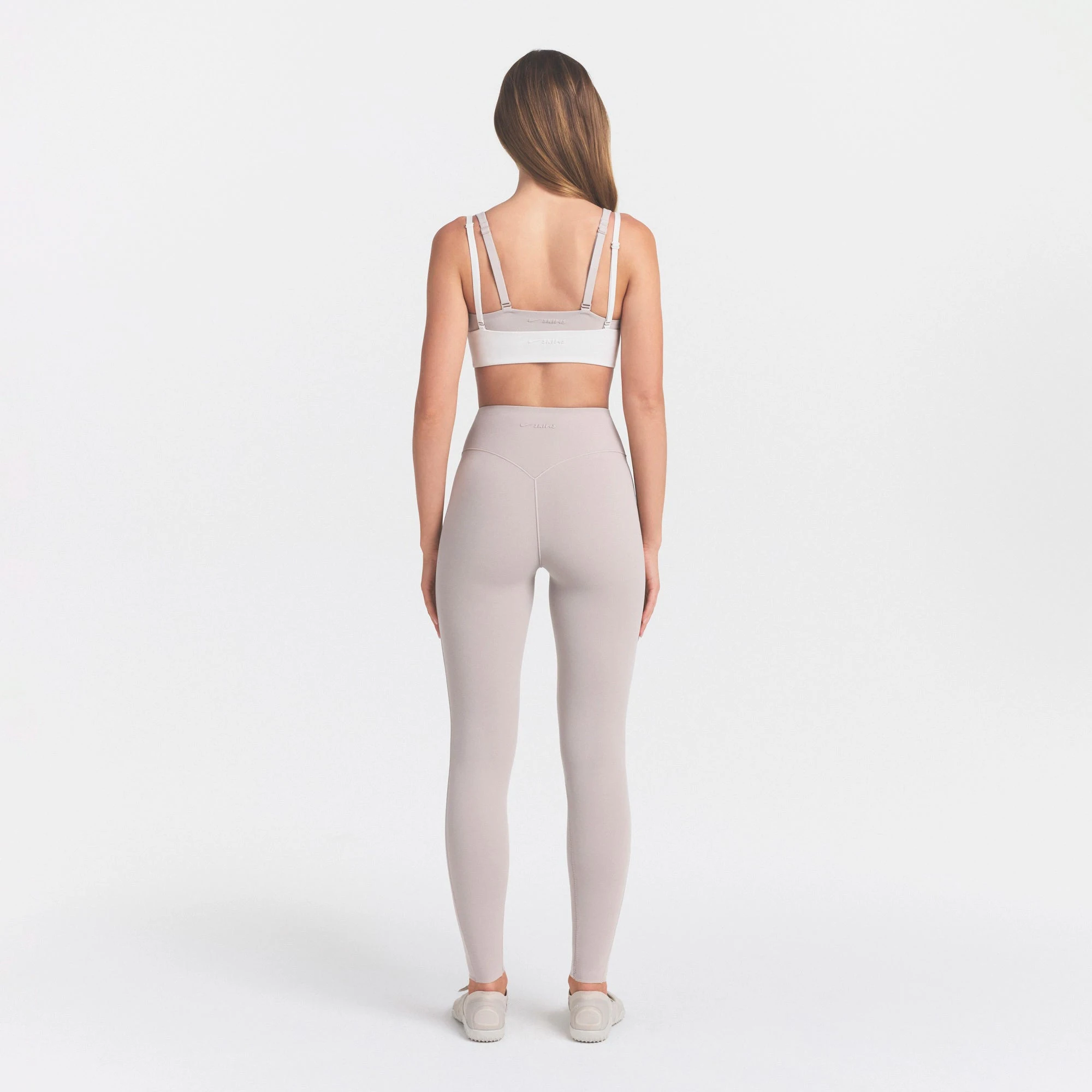 NikeSKIMS STUDIO STRETCH 26" LEGGING | LINENON A MODEL FRONT VIEW @ | FOCUS: 0.0, 1.0, 0.9
