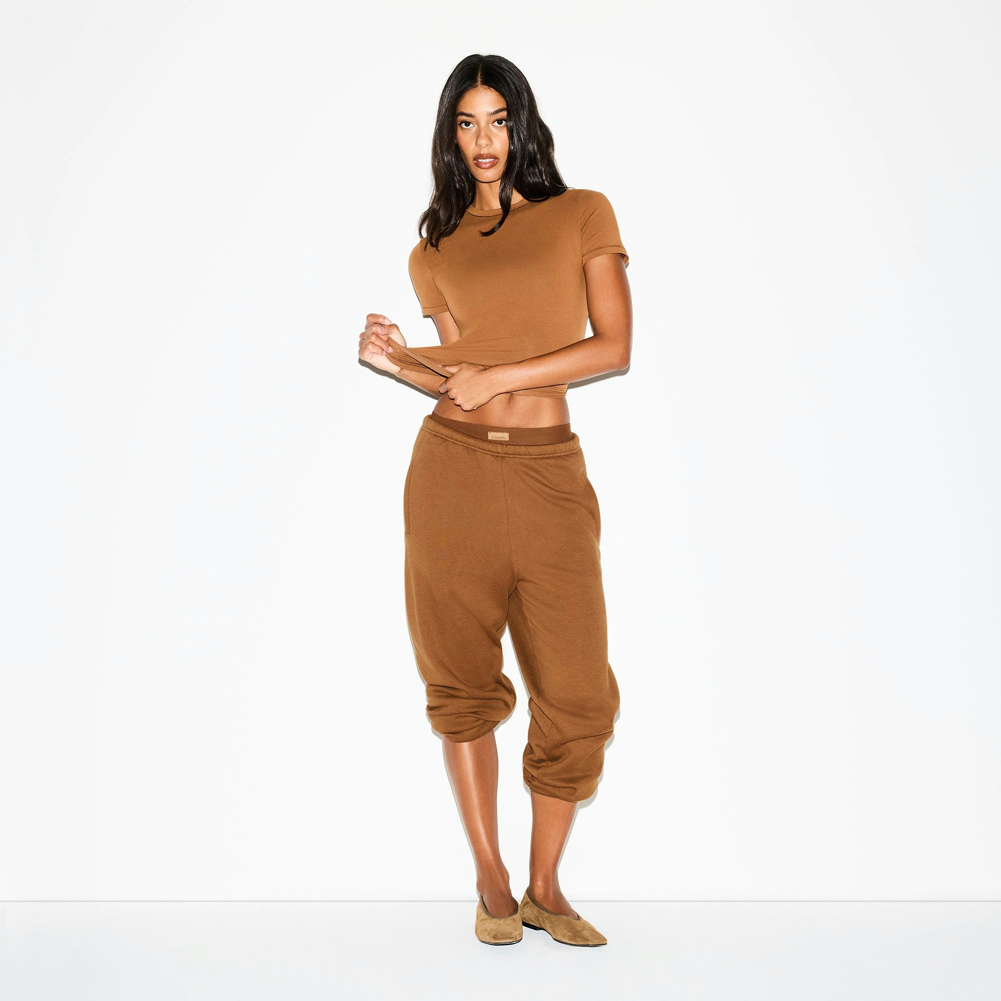 COTTON FLEECE CLASSIC JOGGER | BISON ON A MODEL FRONT VIEW @ | FOCUS: 0.0, 1.0, 0.9