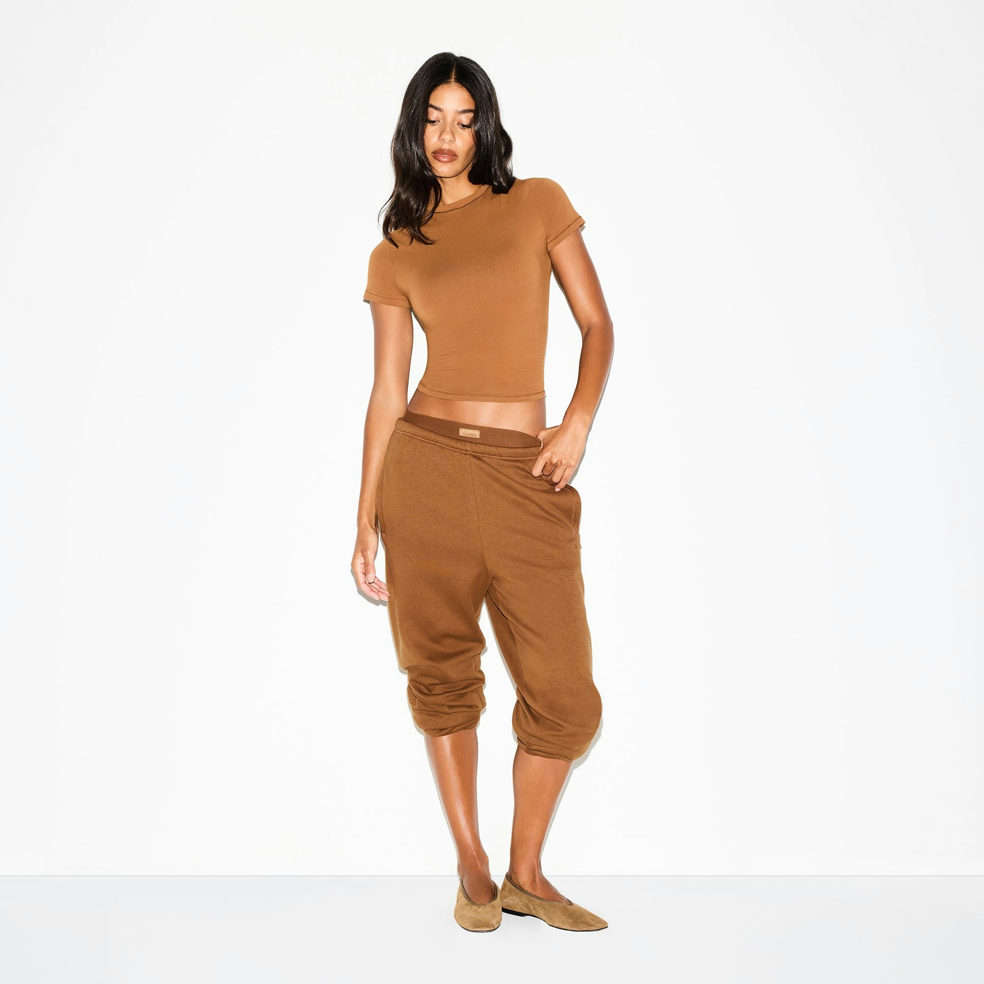 COTTON FLEECE CLASSIC JOGGER | BISON ON A MODEL FRONT VIEW @ | FOCUS: 0.0, 1.0, 0.9